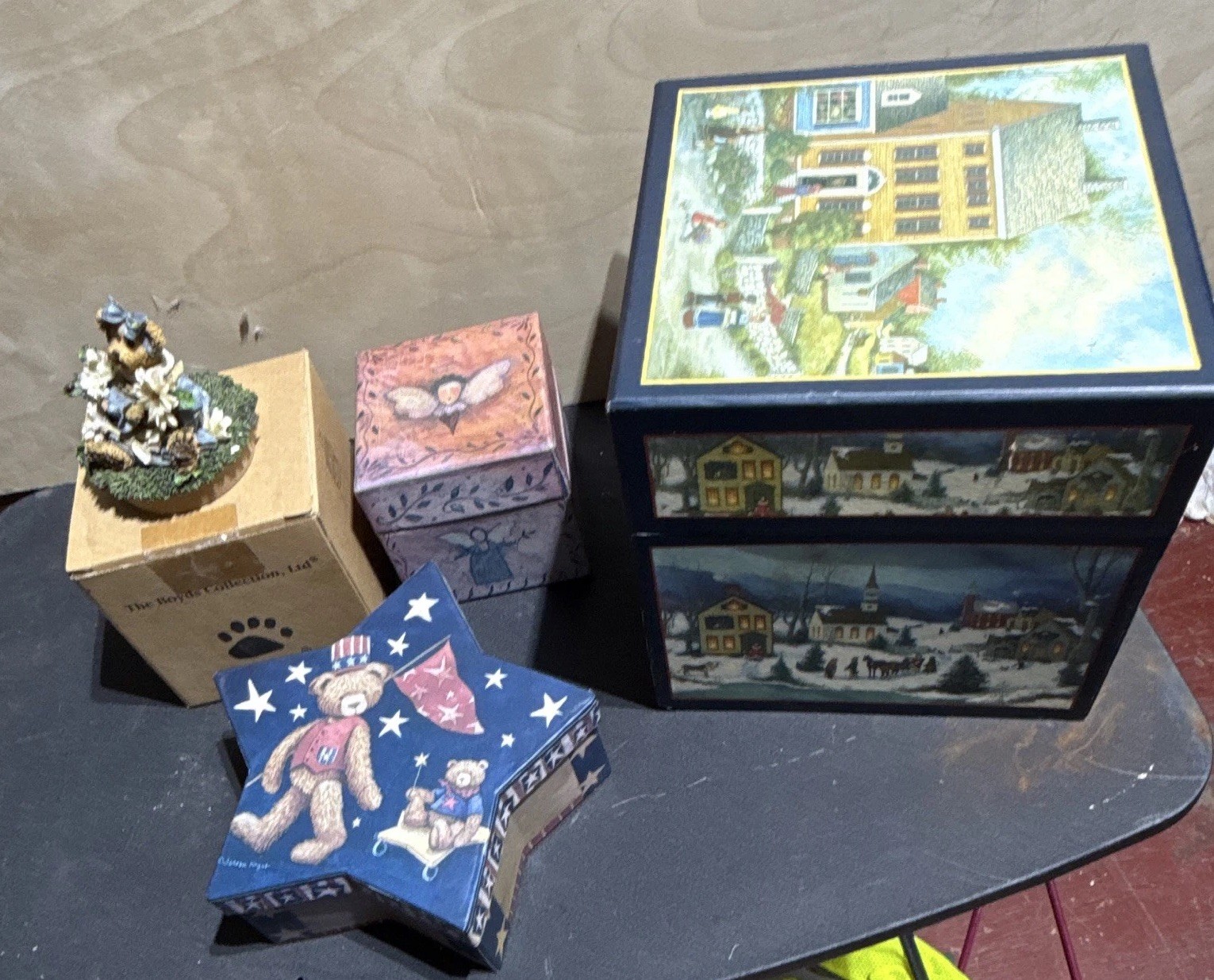 Boyd’s Bear, 3 Decorative Box’s,  2 Bobs Boxes, And 1 Bear Star Box.