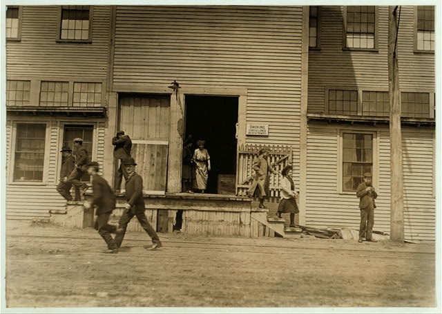 Photo:Sanford Maine 1909 Sanford Mfg Co child labor factory workers