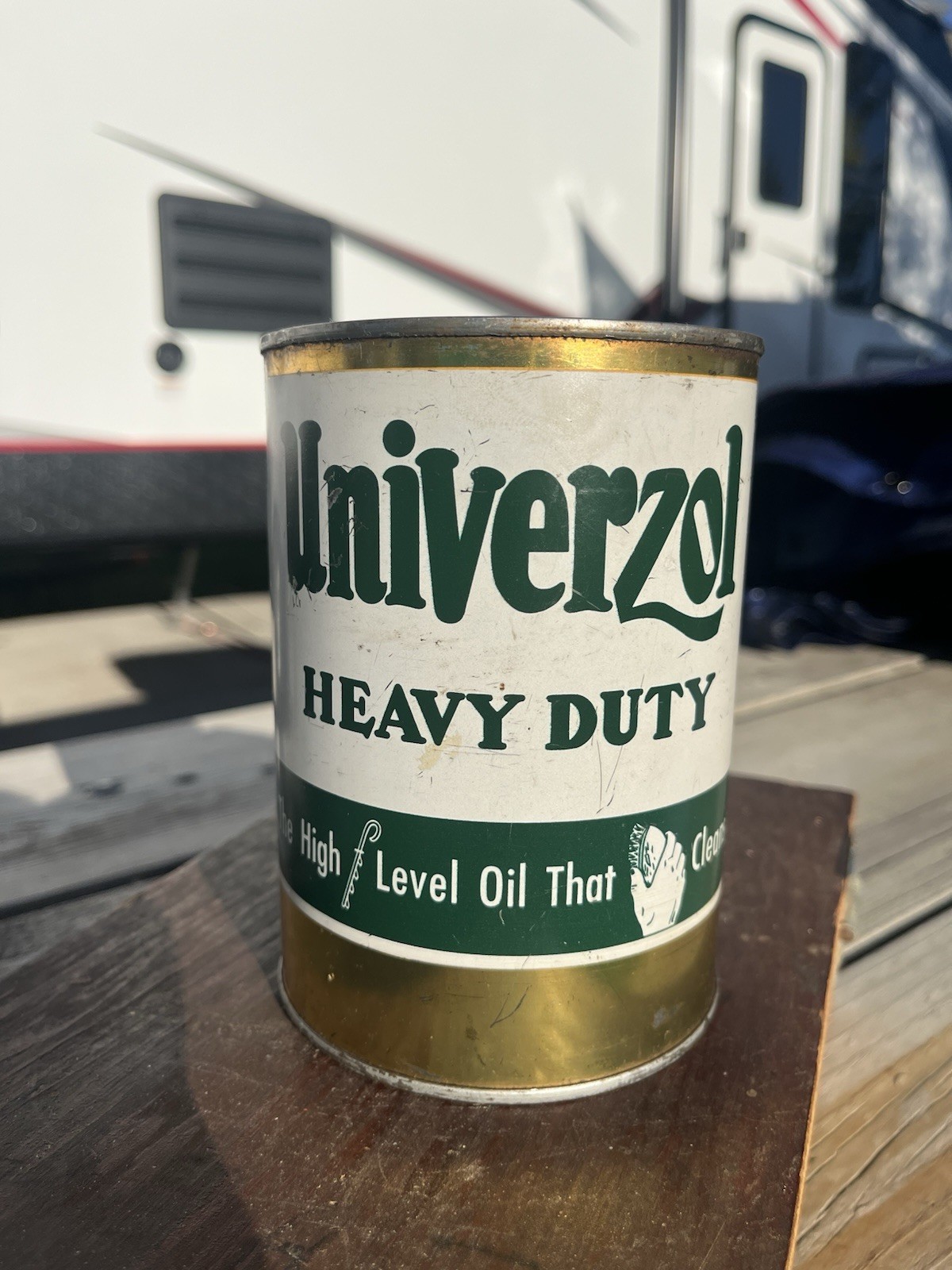 Vintage Univerzol Heavy Duty Motor Oil Quart Can Rare Barber Co. Chicago 