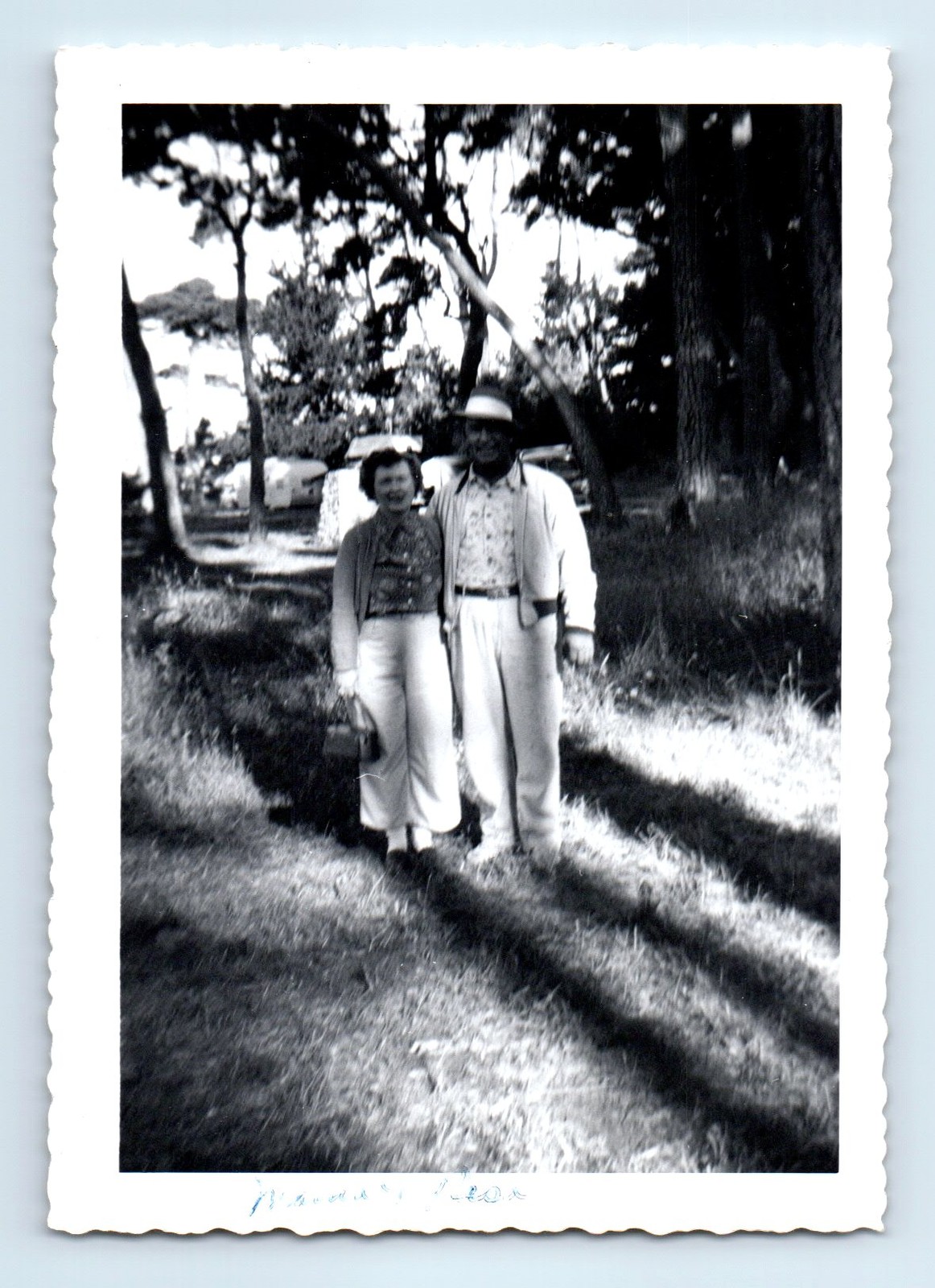 Old Vintage Photo AFFECTIONATE MAN WOMAN COUPLE DUO ANTIQUE PHOTOGRAPH SNAPSHOT