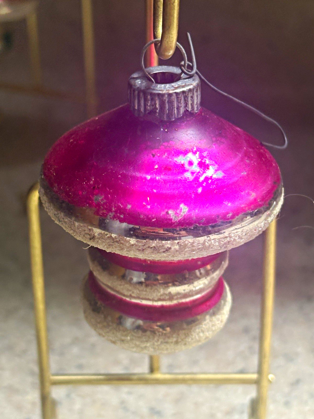 VTG 1950s  Shiny Brite Ornaments Lot of 10 Tornado Lantern UFO Top Mica Glitter 