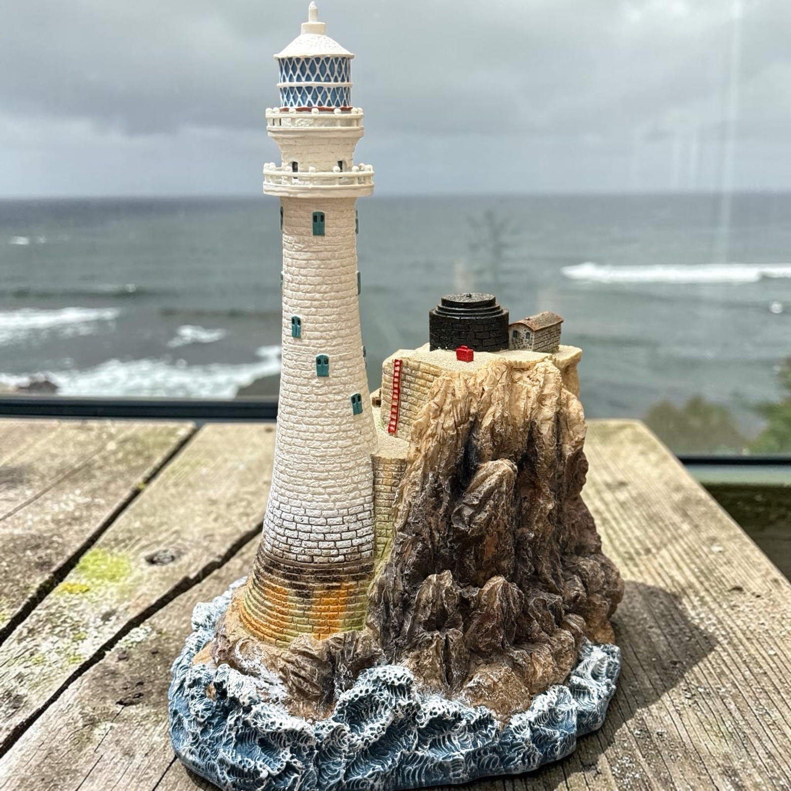 Very Rare Harbour Lights Fastnet Rock Lighthouse Ireland HL380 324/1200 W/COA