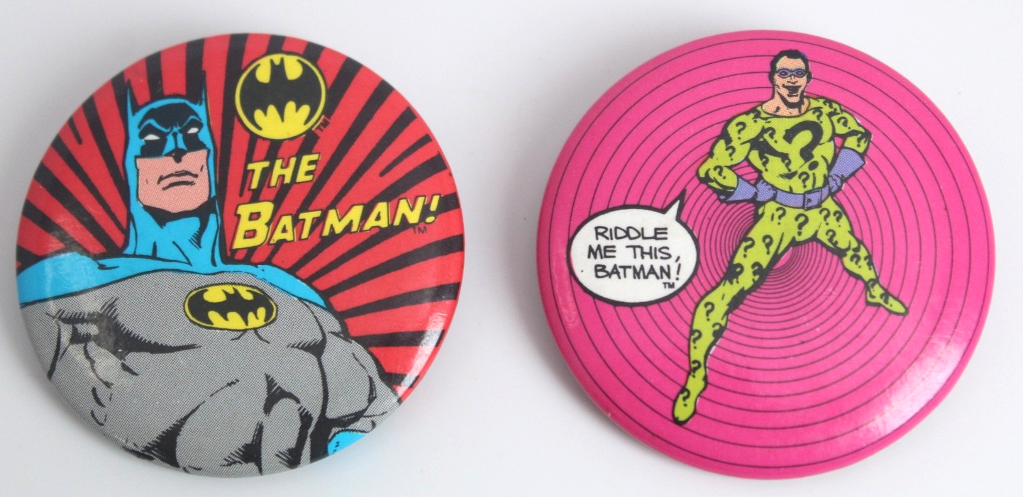 Batman 1982 pinback button Riddler 2-pack vintage DC Comics pin wearable