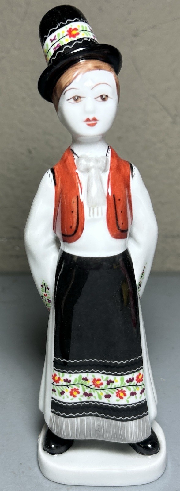 Vintage Holloháza Hungary Porcelain Figurine Matyó Folk Costume Attire Boy 7.5”