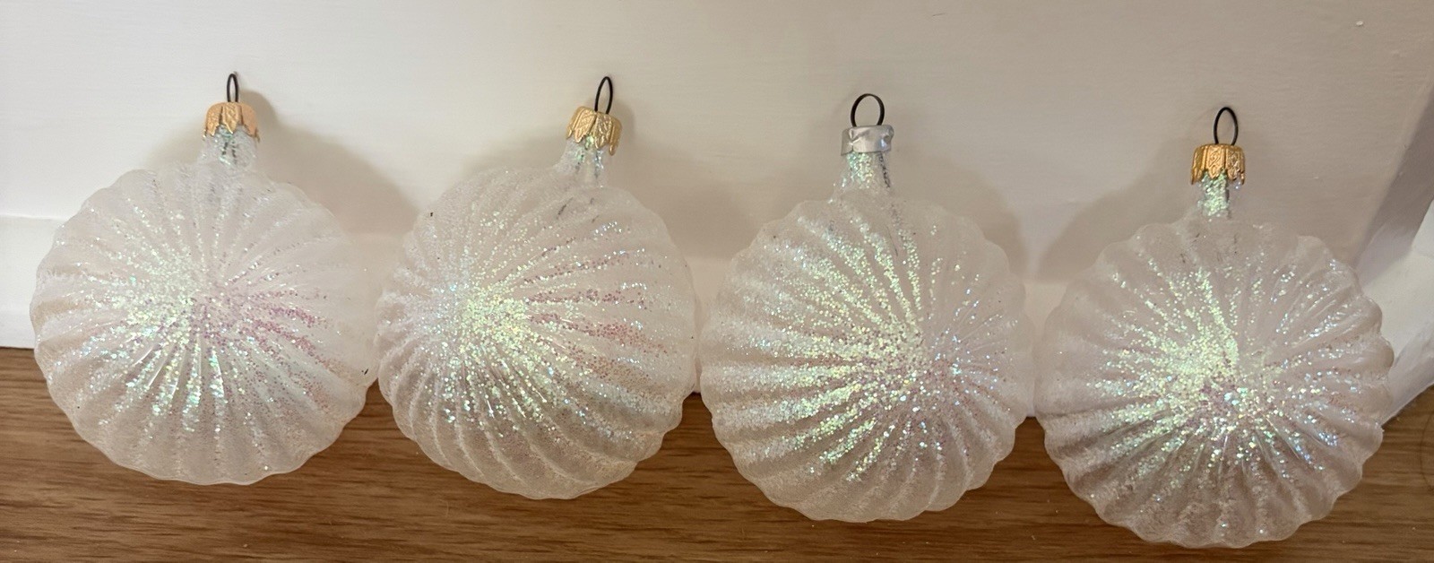 Set Of 4 Vintage Kurt Adler Christmas Ornaments Frosted Ribbed Glass Glitter