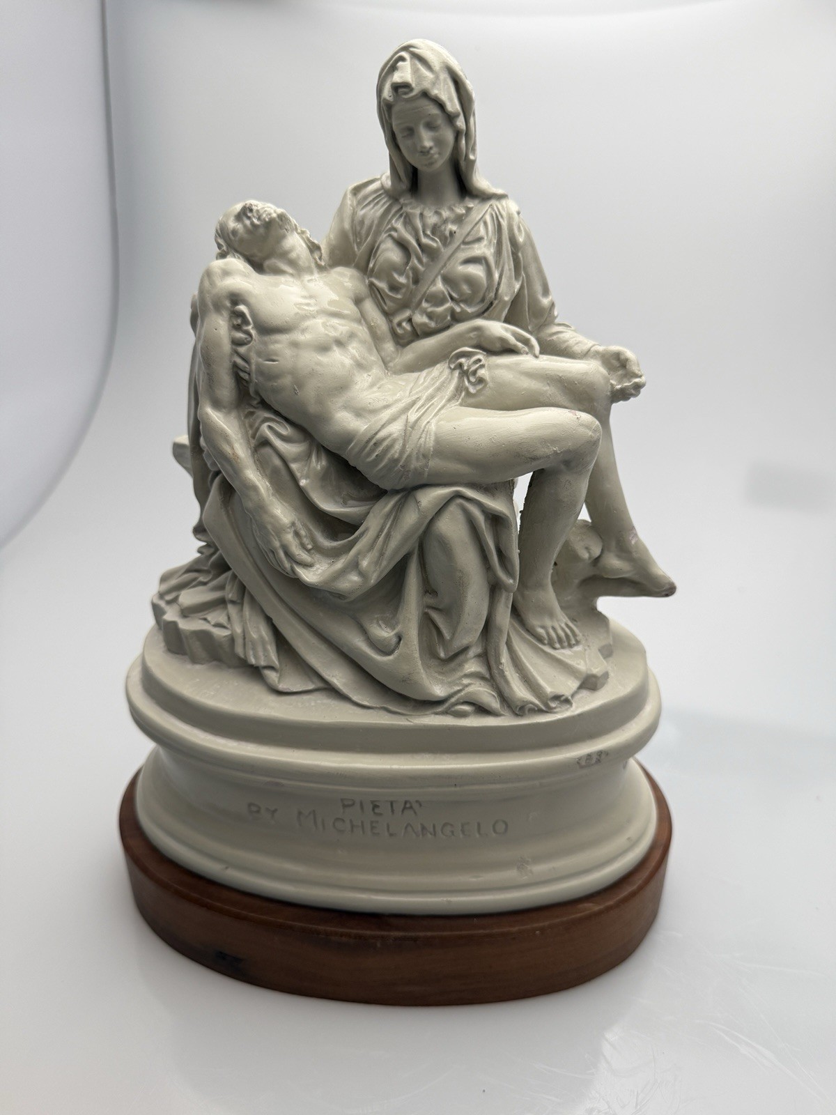 Vintage 1965 Austin Productions Pieta Statue Michelangelo Replica Wood Base 11