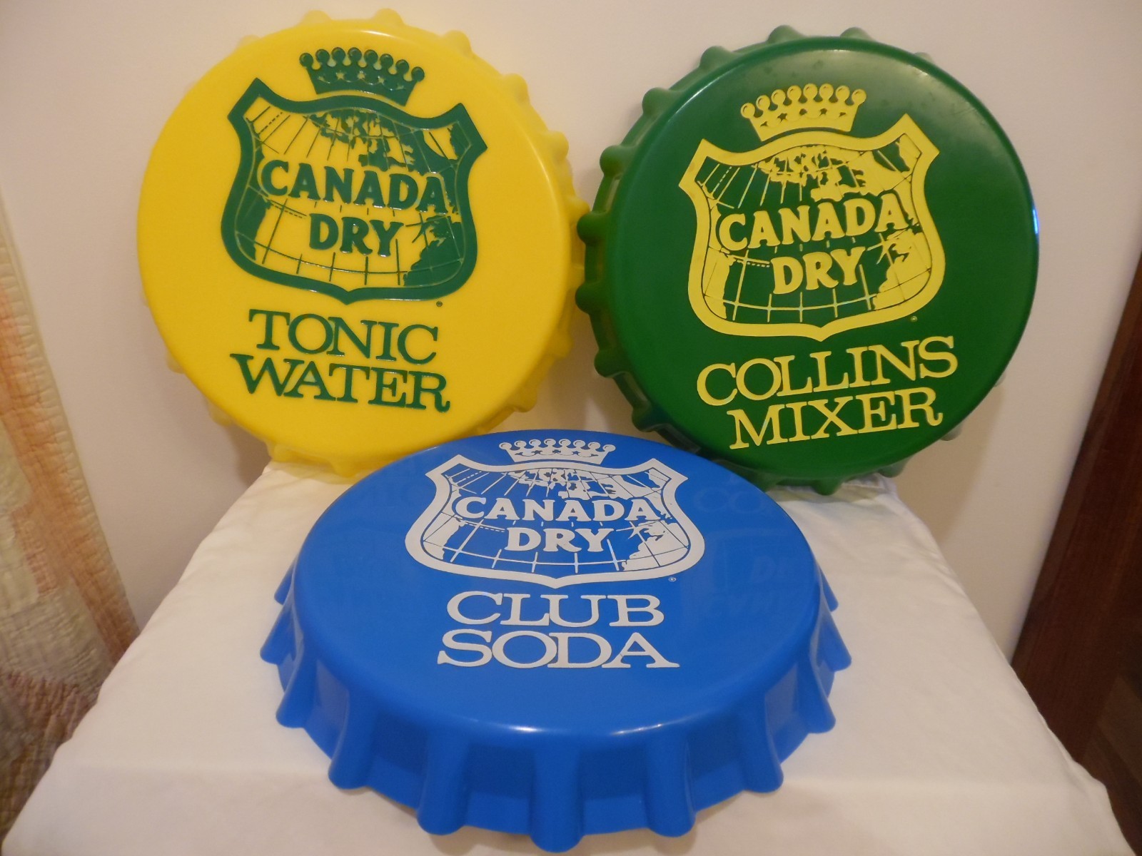 3 Vintage Canada Dry Large Plastic Bottle Caps Advertising Trays Signs EXCELLENT