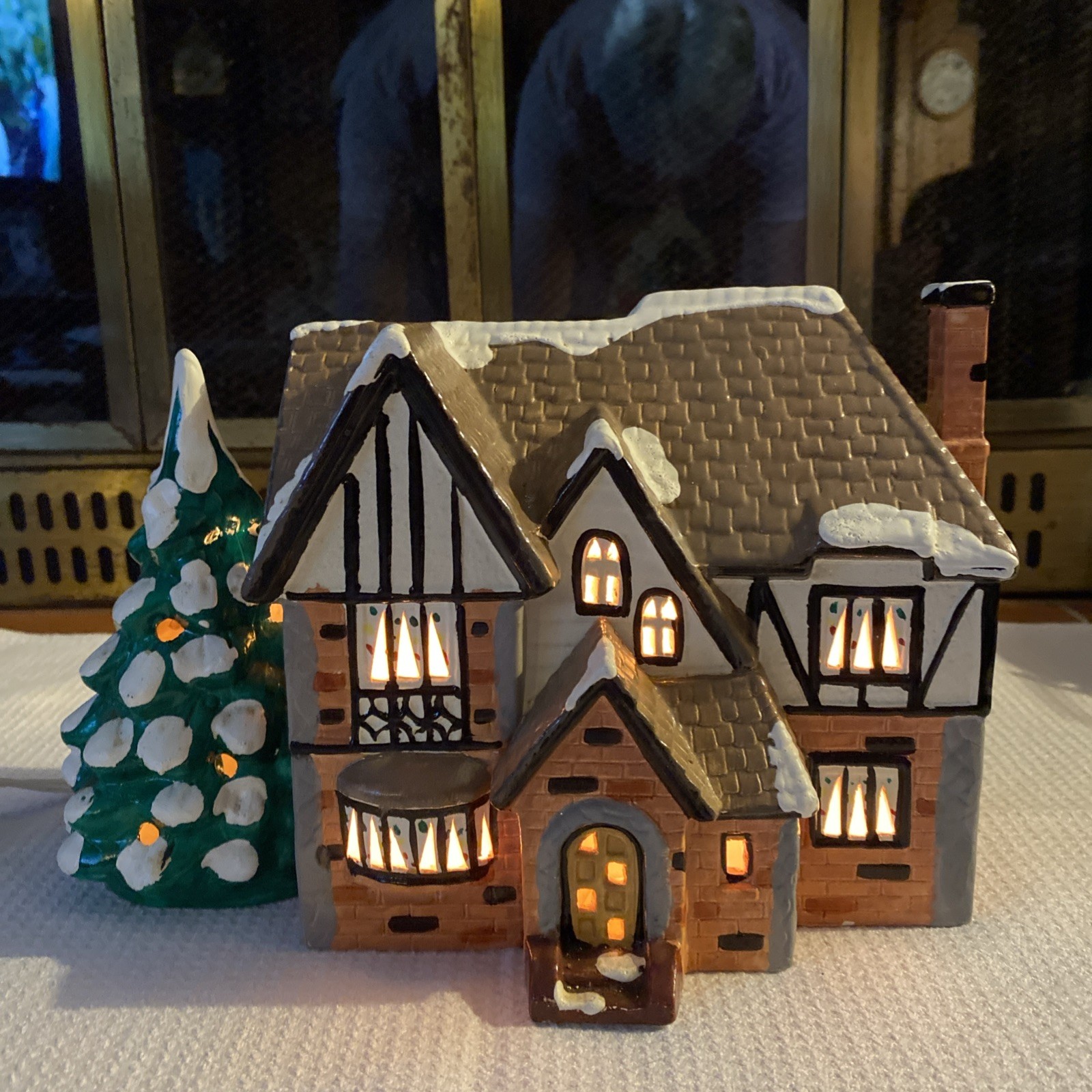 Vintage Dept 56 Snow House Series Highland Park House with Light Cord 1987