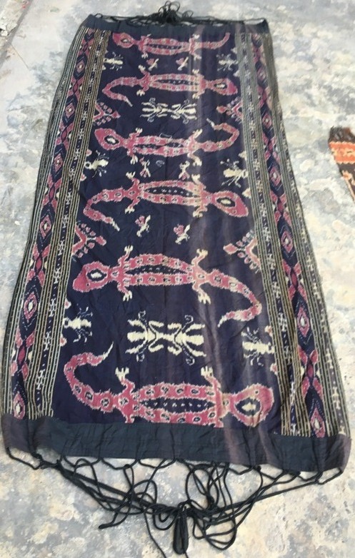 Vintage Hand Woven Indonesian Ikat Cloth West Samba Ikat Textile 4x8 ft