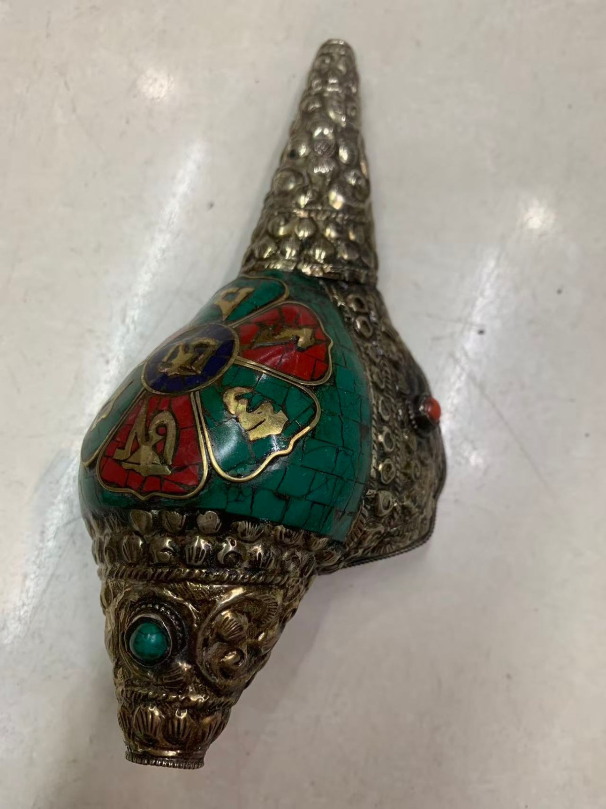 Excellent Rare Tibetan Hand Made Silver/Turquoise Weapped Conch Statue