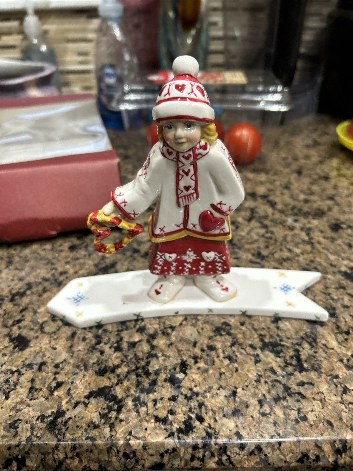 Villeroy & Boch Christmas Scandinavia Children Around The World - Girl w/ Heart