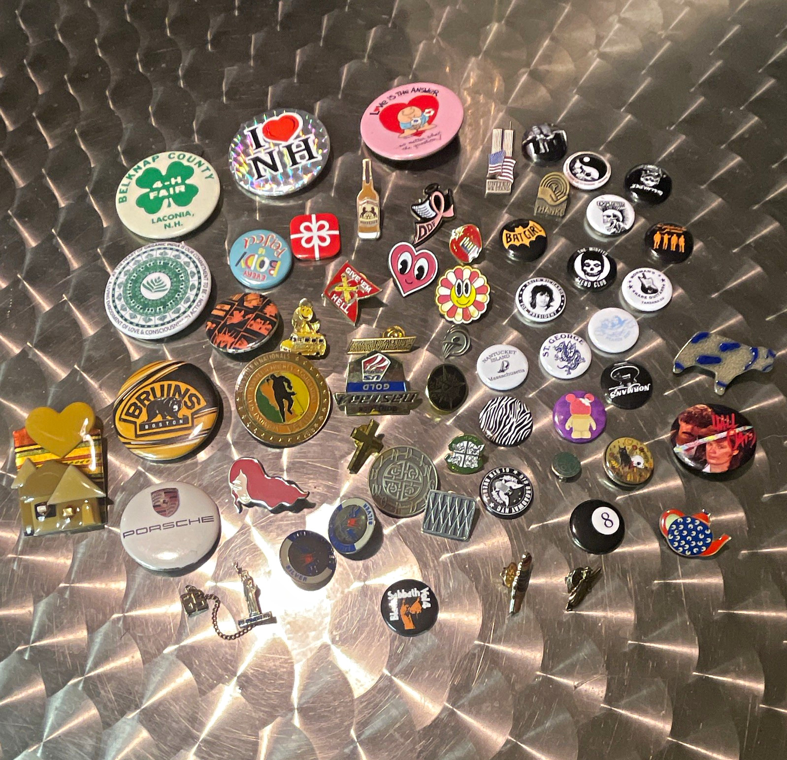 Mixed Lot Vintage Pinback Buttons & Pins Porsche Bruins Batgirl I Love NH 8 Ball