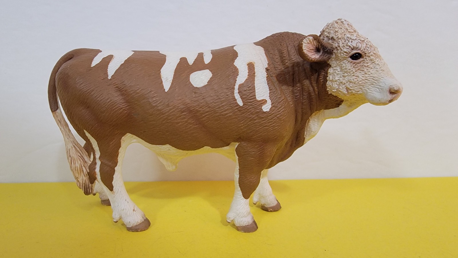 Schleich 13640 Simmental Bull Farm Domestic Animal Figure 2009 2012 RARE RETIRED