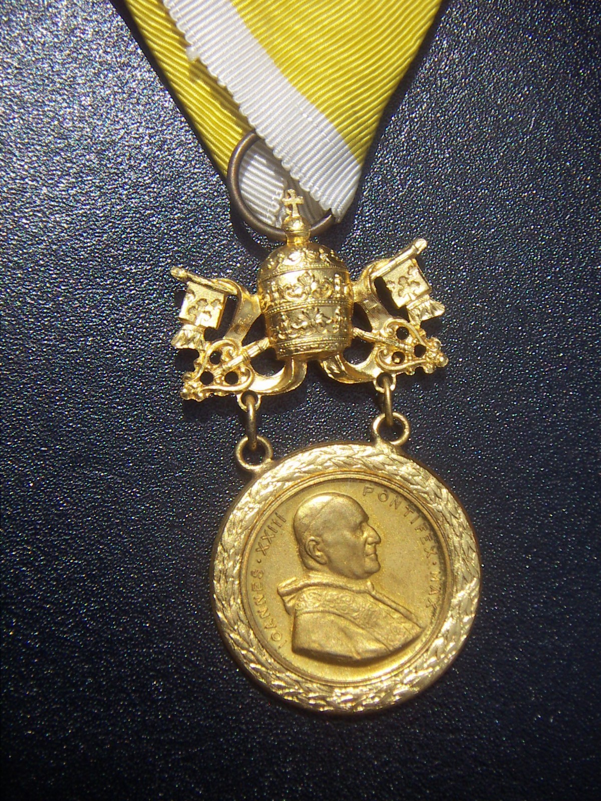 VATICAN ITALY BENE MERENTI BENEMERENTI POPE JOHN XXIII GOLD GILT MEDAL RARE 