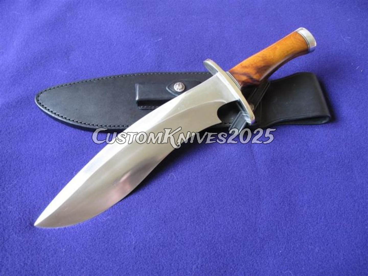 Sasquatch Bowie Knife 16.50\