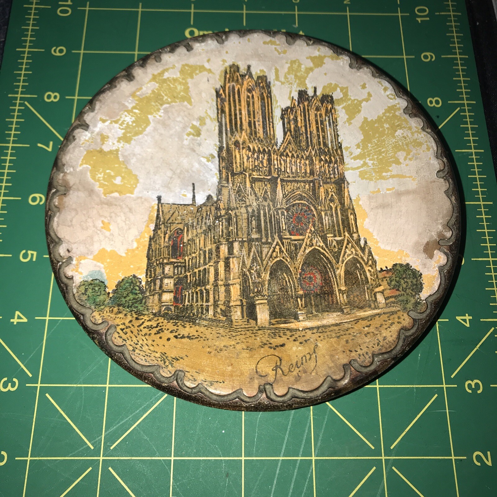 RARE Antique REIMS CATHEDRAL FRANCE SOUVENIR PAINTING ON WOOD 6” Round