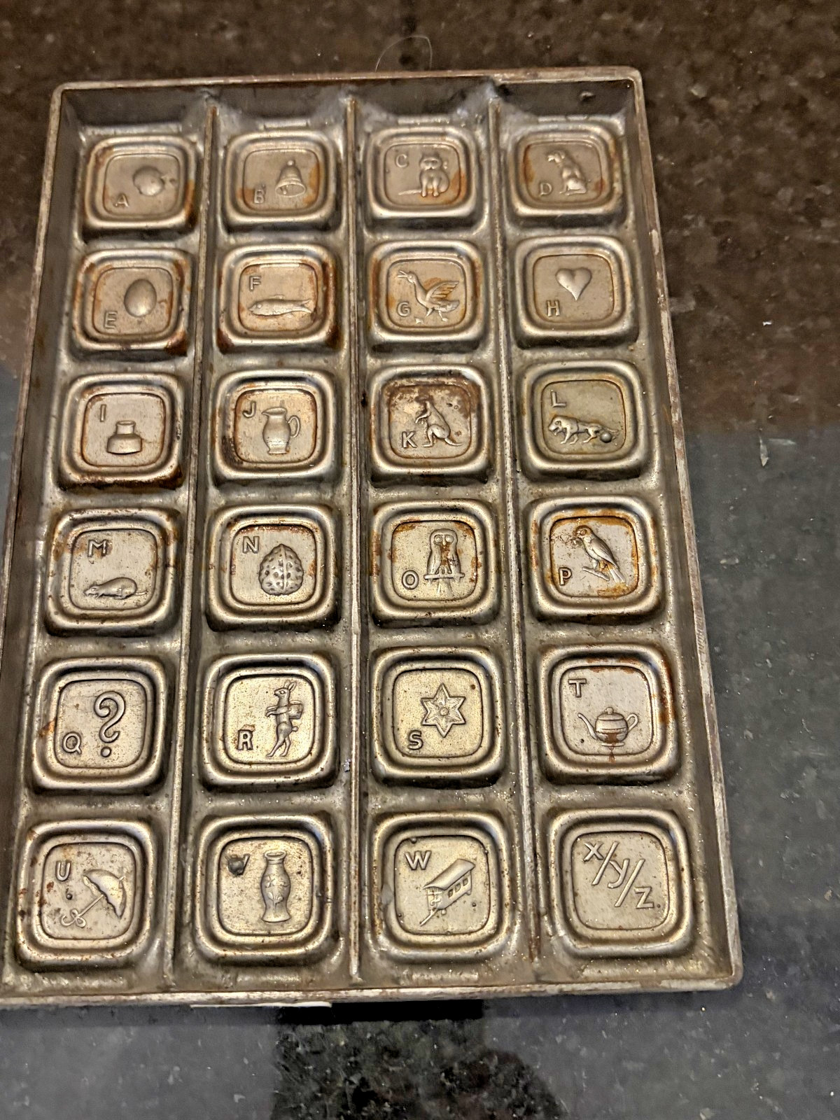 Antique Van Emden Co New York D 3462 Alphabet Animal Chocolate Candy Mold HTF
