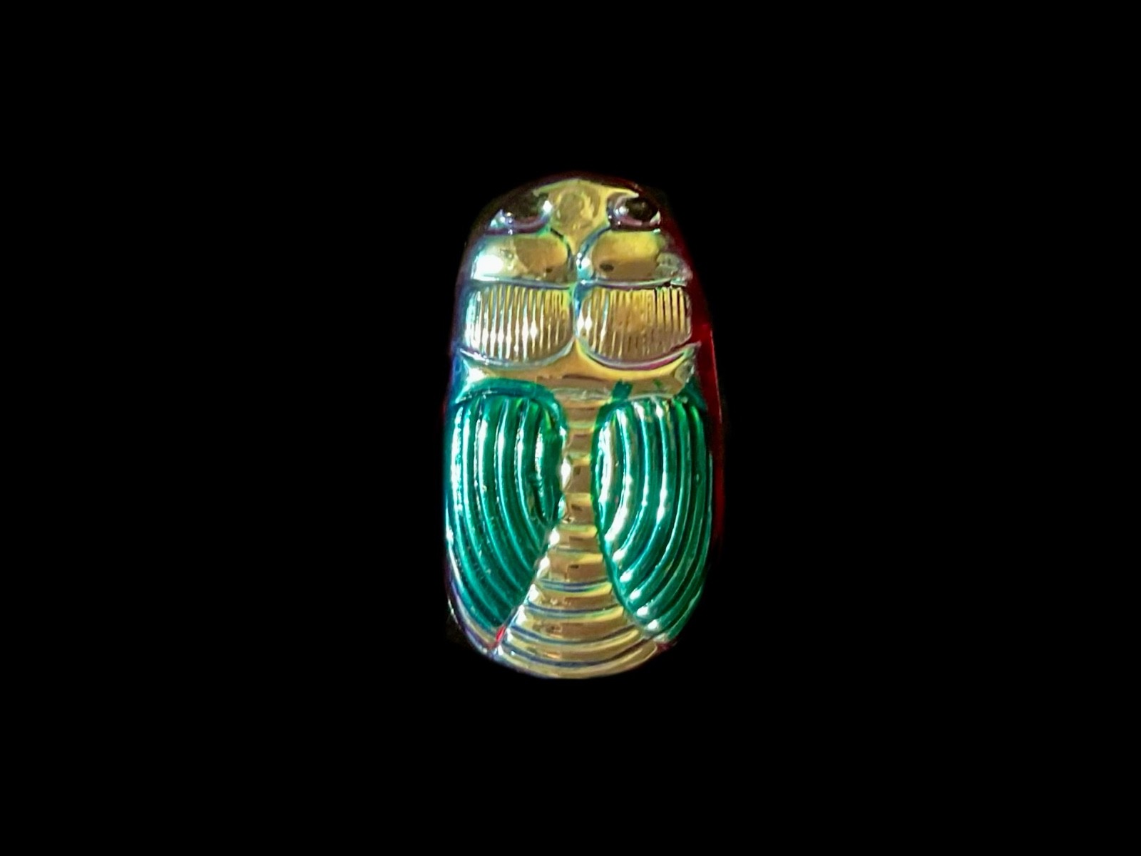 27mm Czech Red And Green Scarabs #B693