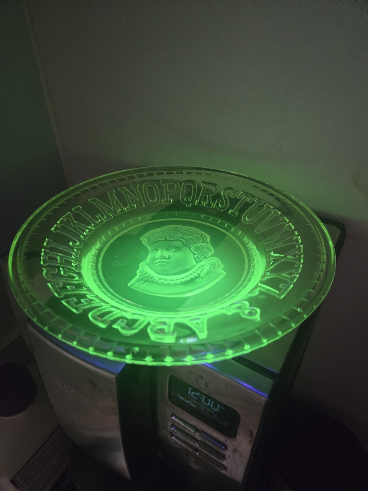 BRYCE HIGBEE URANIUM VASELINE GLASS EMMA ALPHABET PLATE Ca. 1900