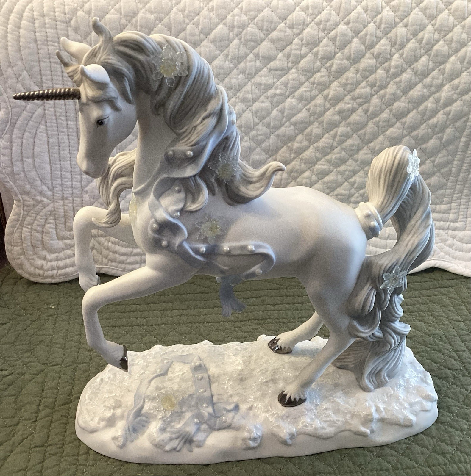 Princeton Gallery Yuletide Majesty Porcelain Unicorn Sculpture 