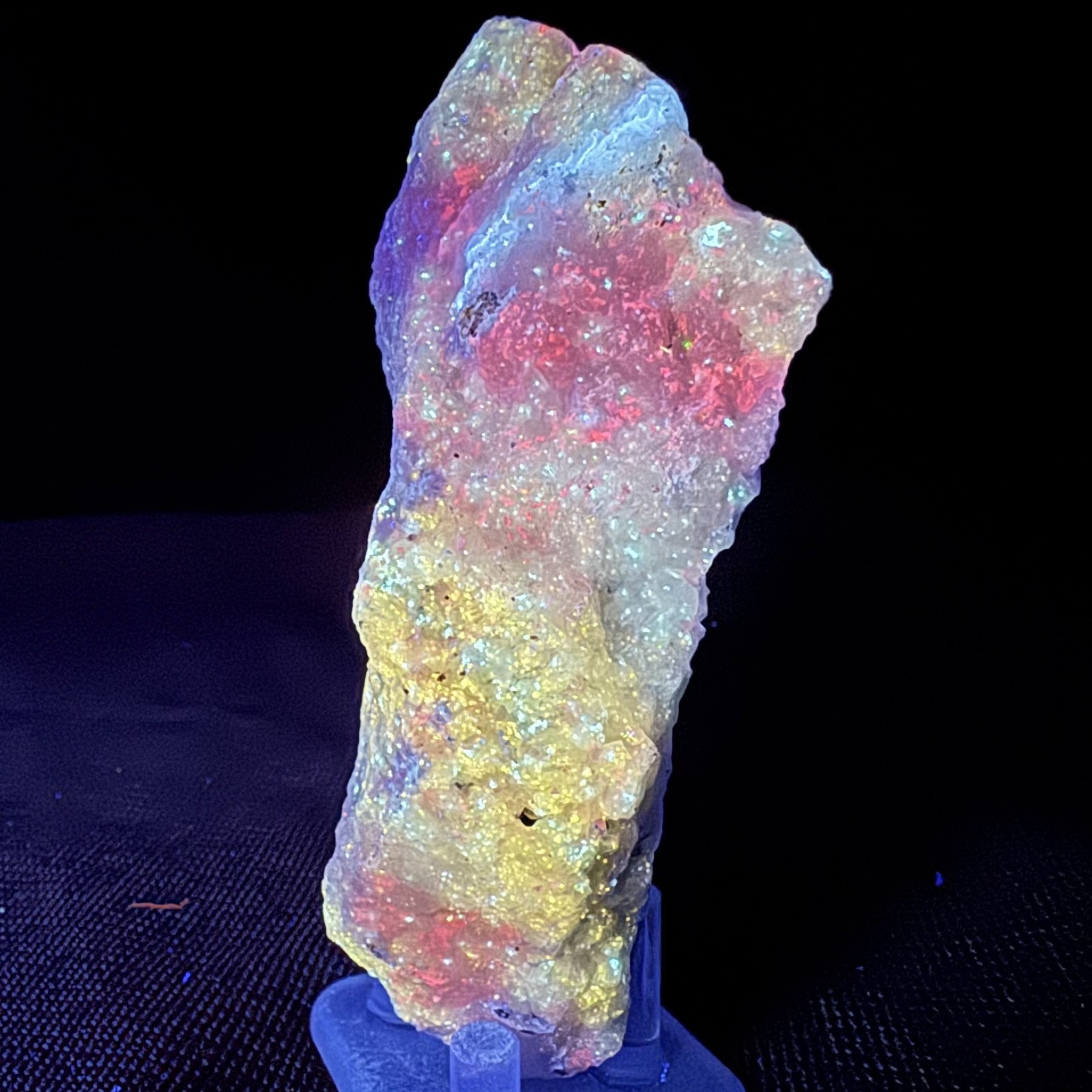 Rich Fl. Chondrodite, Diopside, Aragonite: Long Lake Zinc Mine, Ontario, Canada
