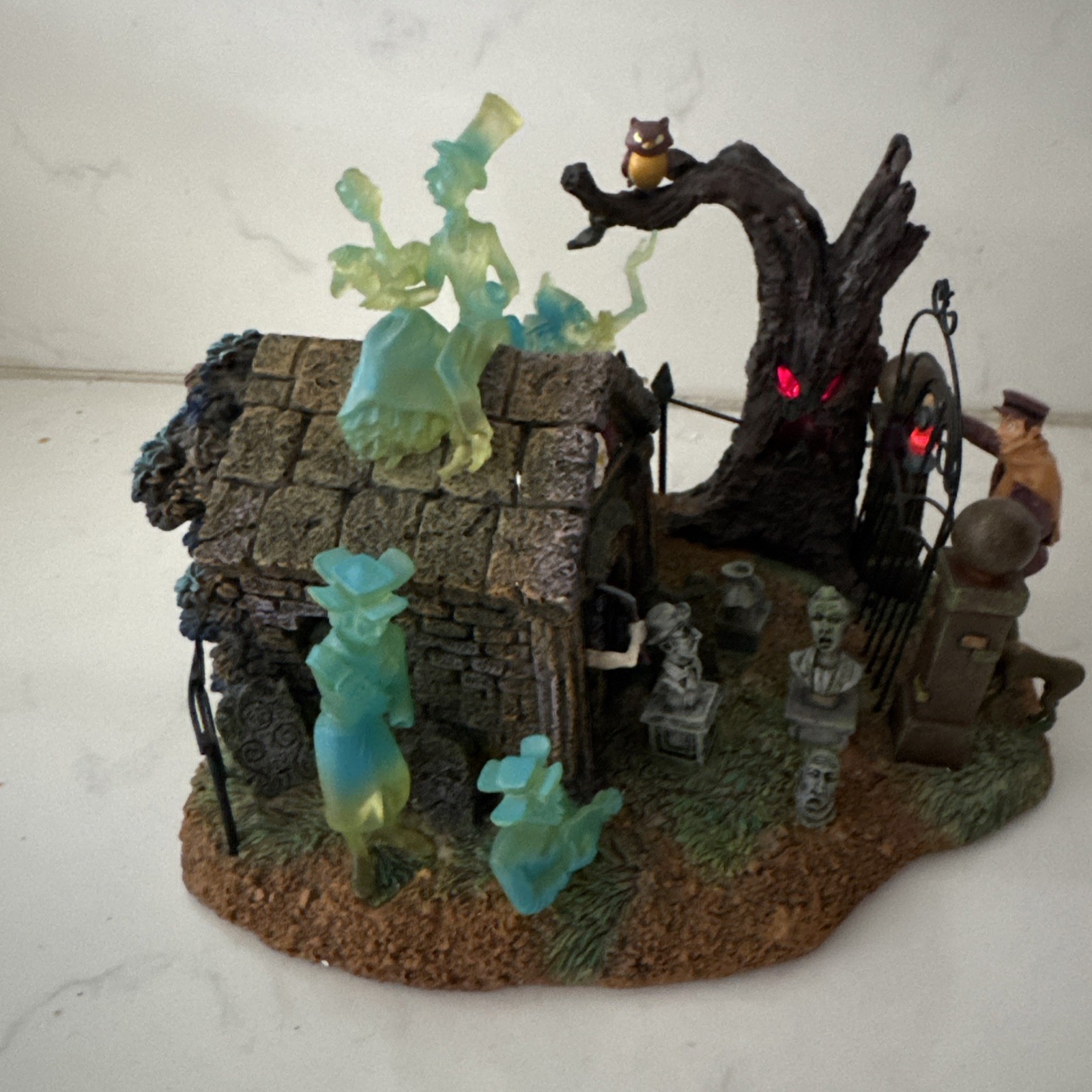 Disney Haunted Mansion Light Up Graveyard Crypt Figurine 28182 Vintage Rare 2002