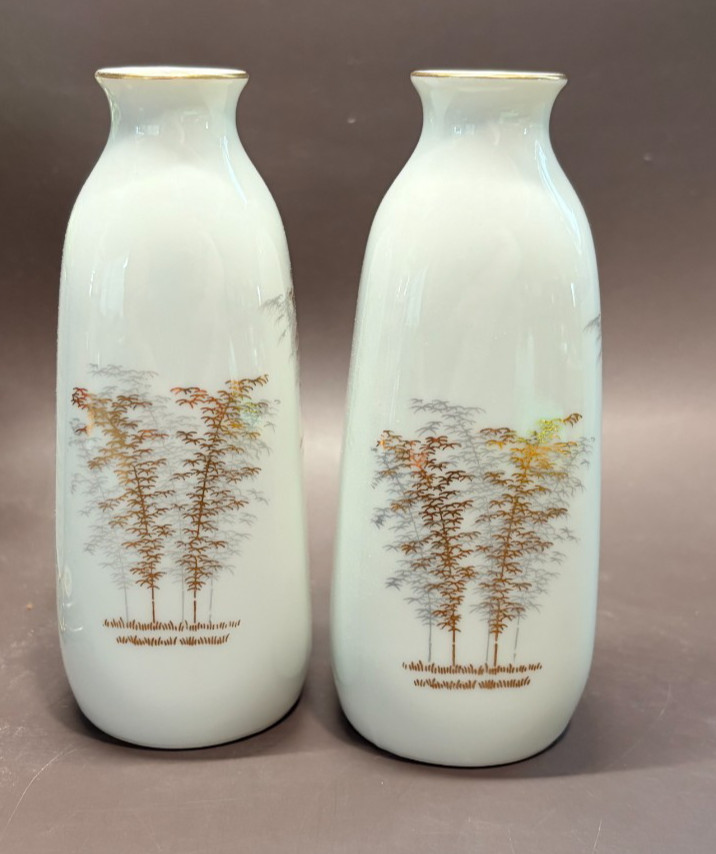 Vintage Pair Fukagawa Seiji Arita Porcelain Sake Tokkuri Bottles Gold Pine