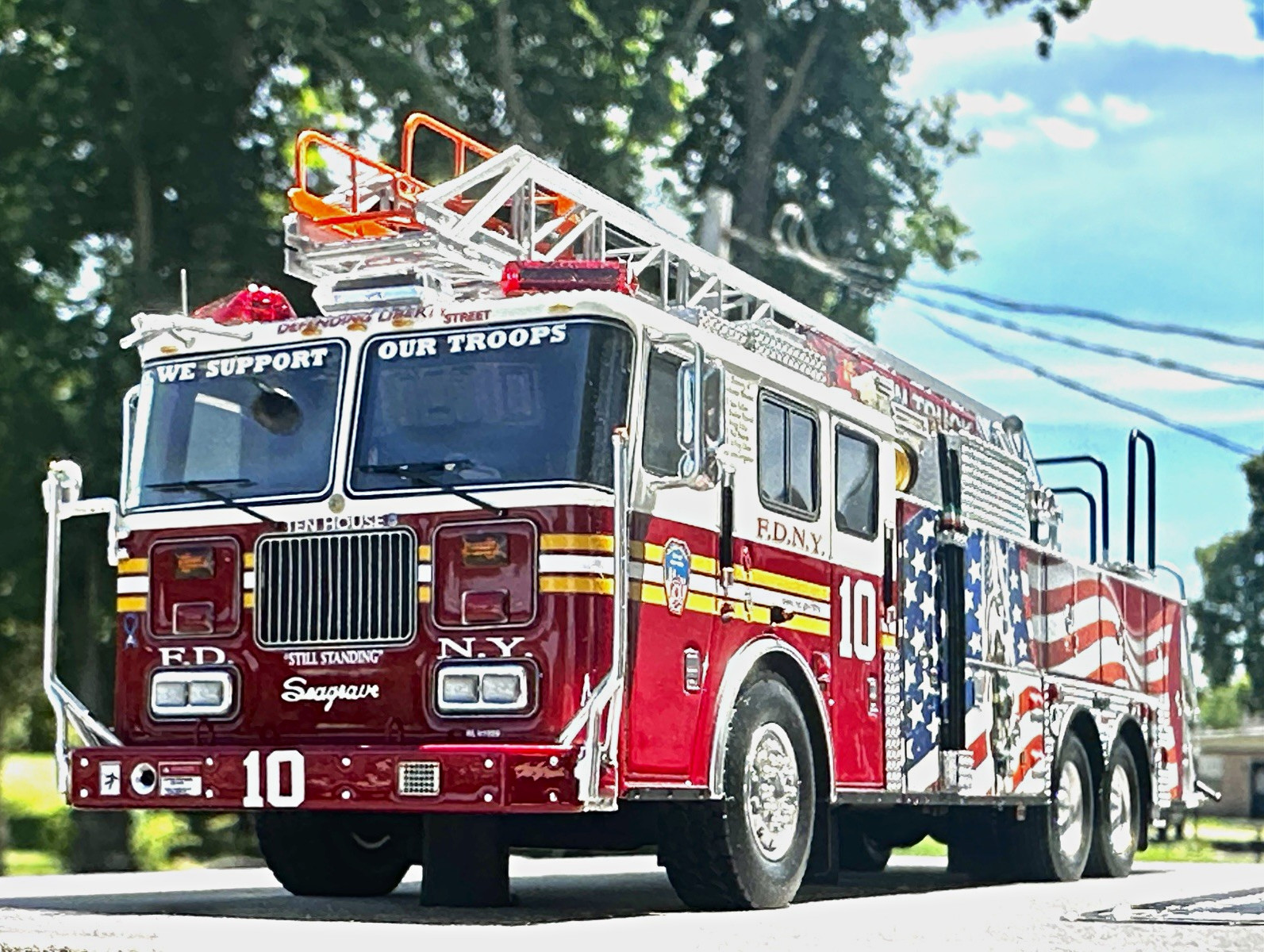 Fire Replicas FDNY Ladder Co. 10 Ten Truck 2001 Seagrave 