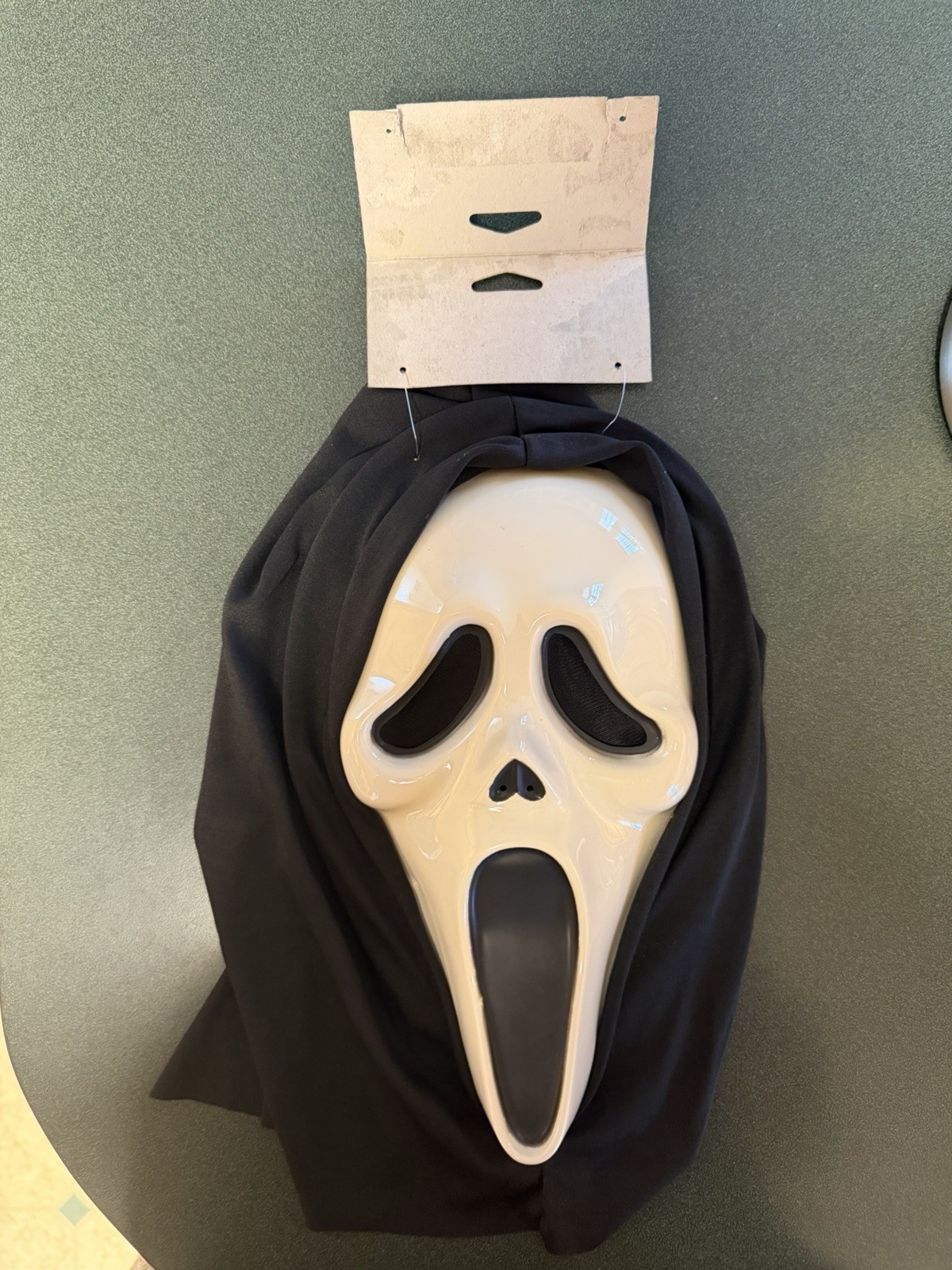 Scream Mask Ghost Face Jan/March 2012 Ultra White Ghostface-New-Label Damage
