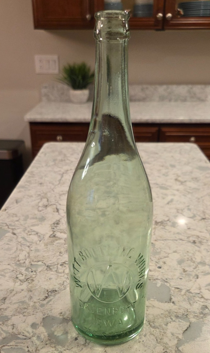 Vintage Witt Soda Bottling Works Pop Bottle 24 oz. Davenport Iowa Embossed RARE