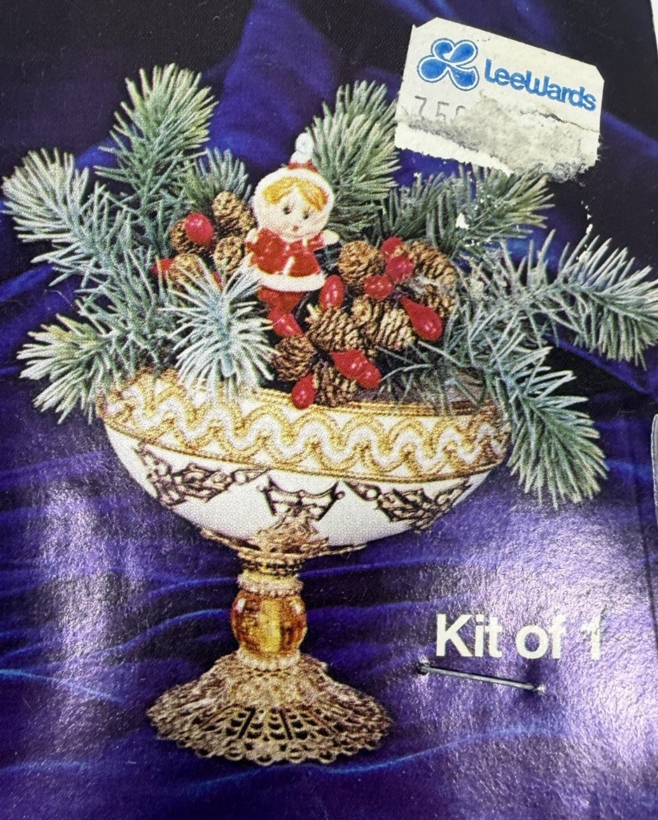 NEW Vintage 1970s LeeWards Holiday Bouquet Boutique Eggeury Kit Christmas Decor