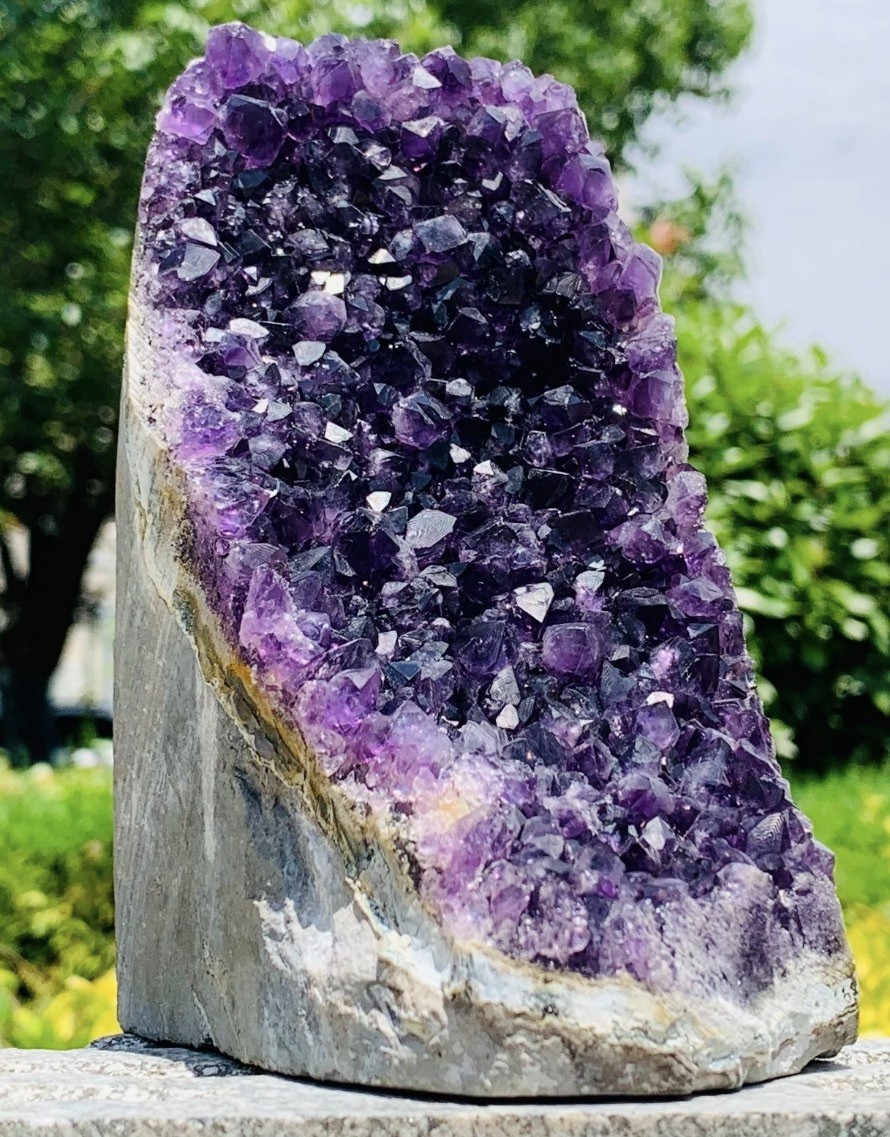 2.85 lb Amethyst Crystal Quartz Geode Natural  ( display specimen ) US Seller