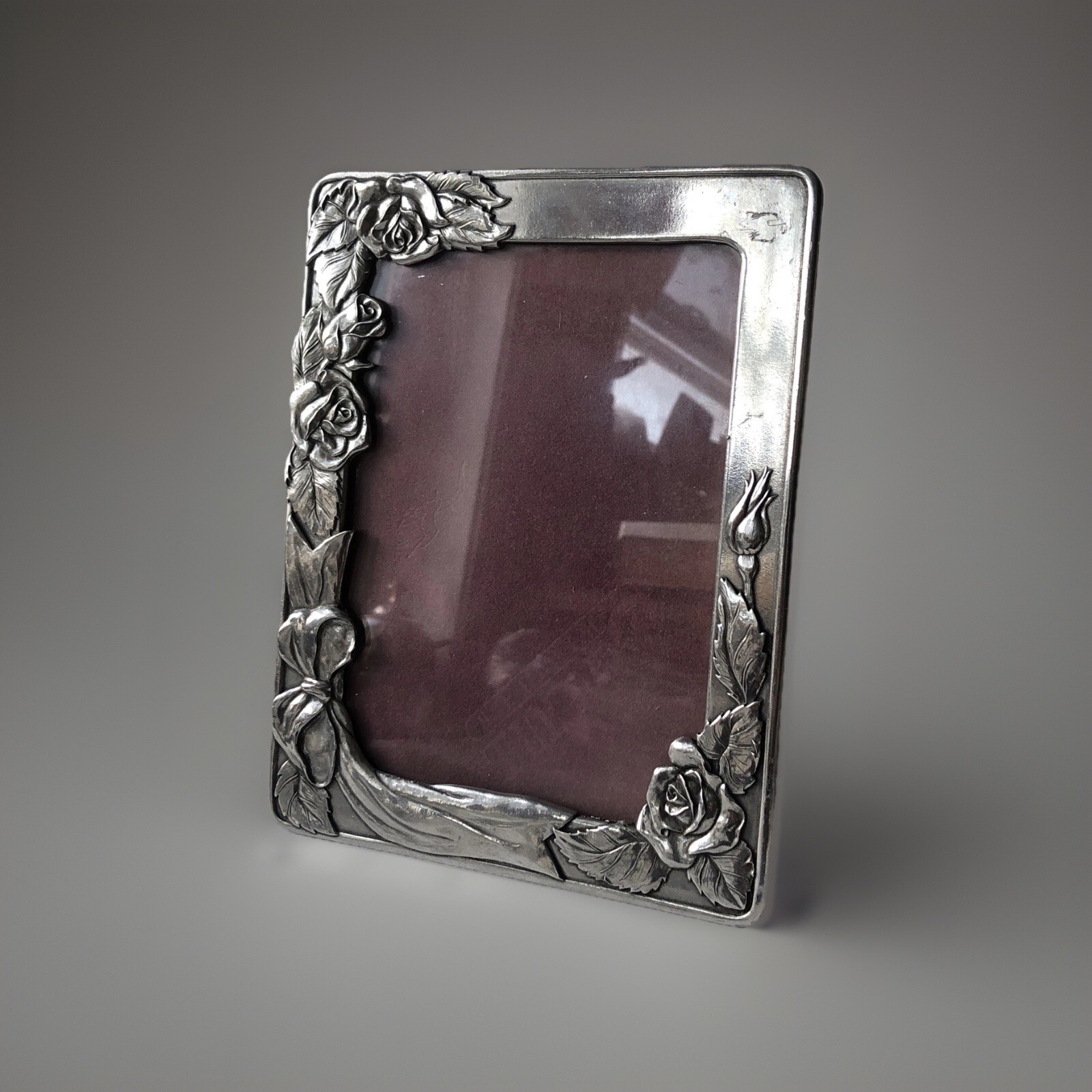 Vntg Fine Pewter Floral & Ribbon Photo Frame Made in Canada
