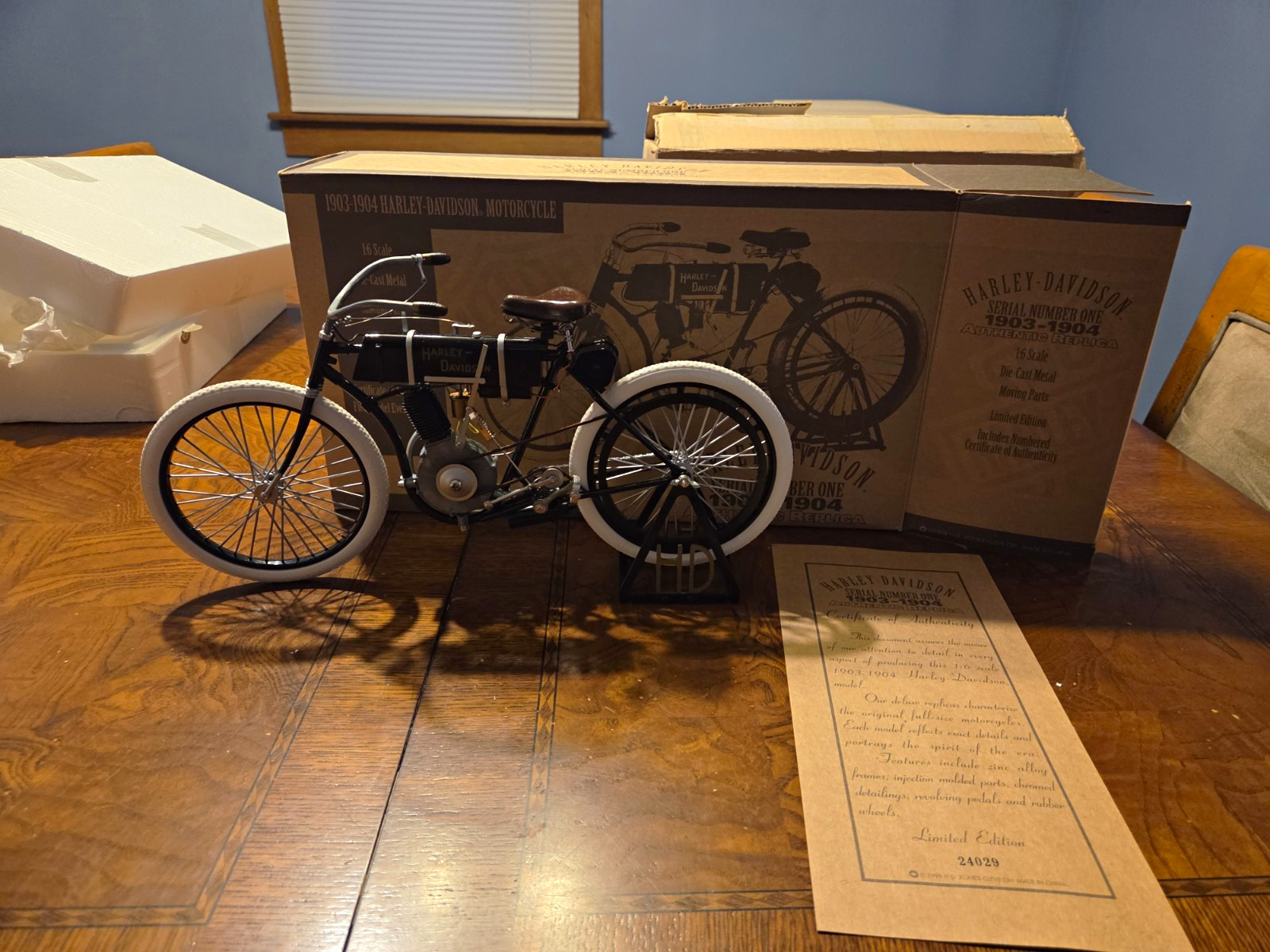 Harley-Davidson 1903-1904 Serial Number One 1:6 Die-Cast Model M10454