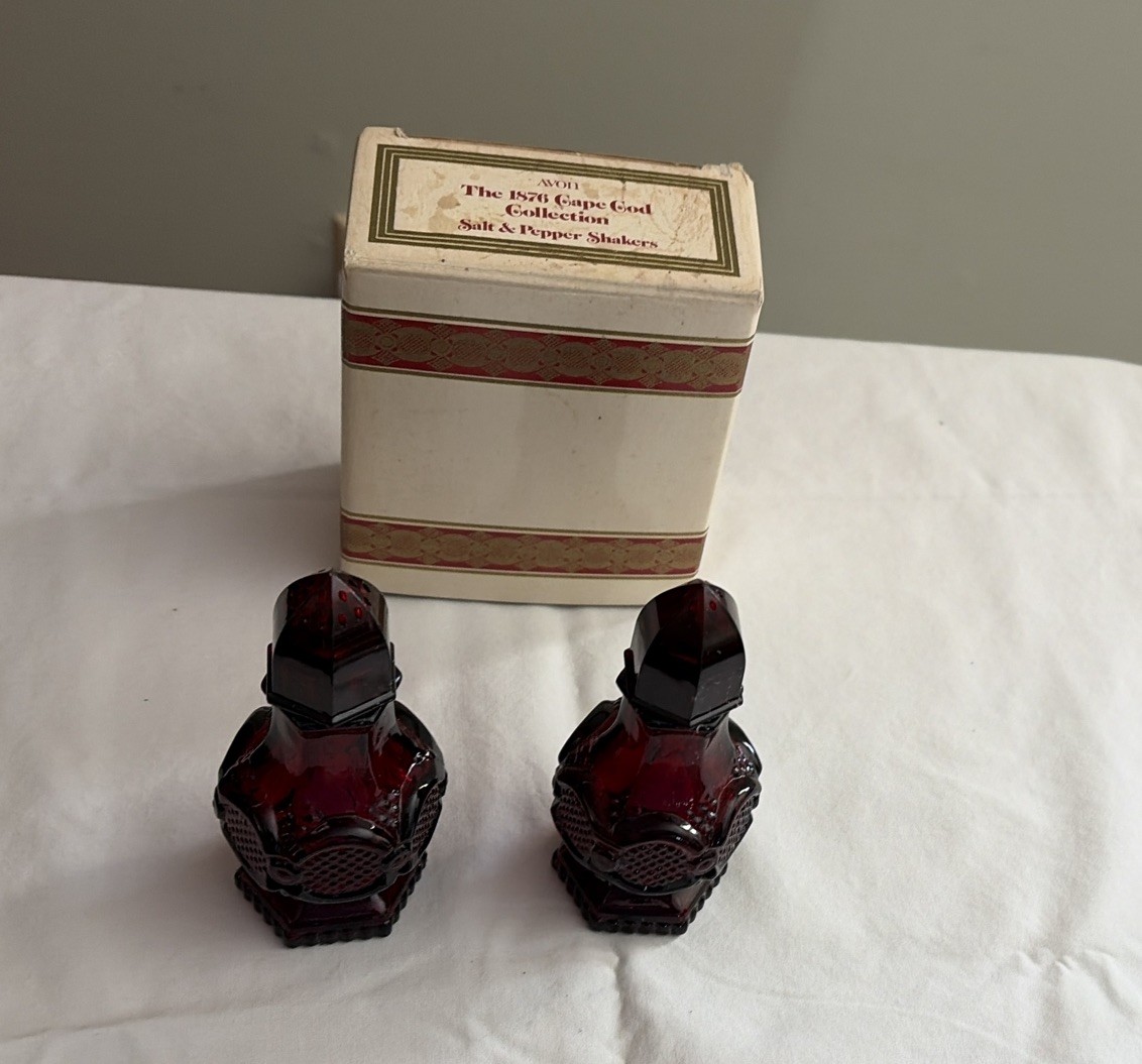 Vintage Avon Cape Cod Collection Ruby Red Glass Salt Pepper Shaker Set 2pc