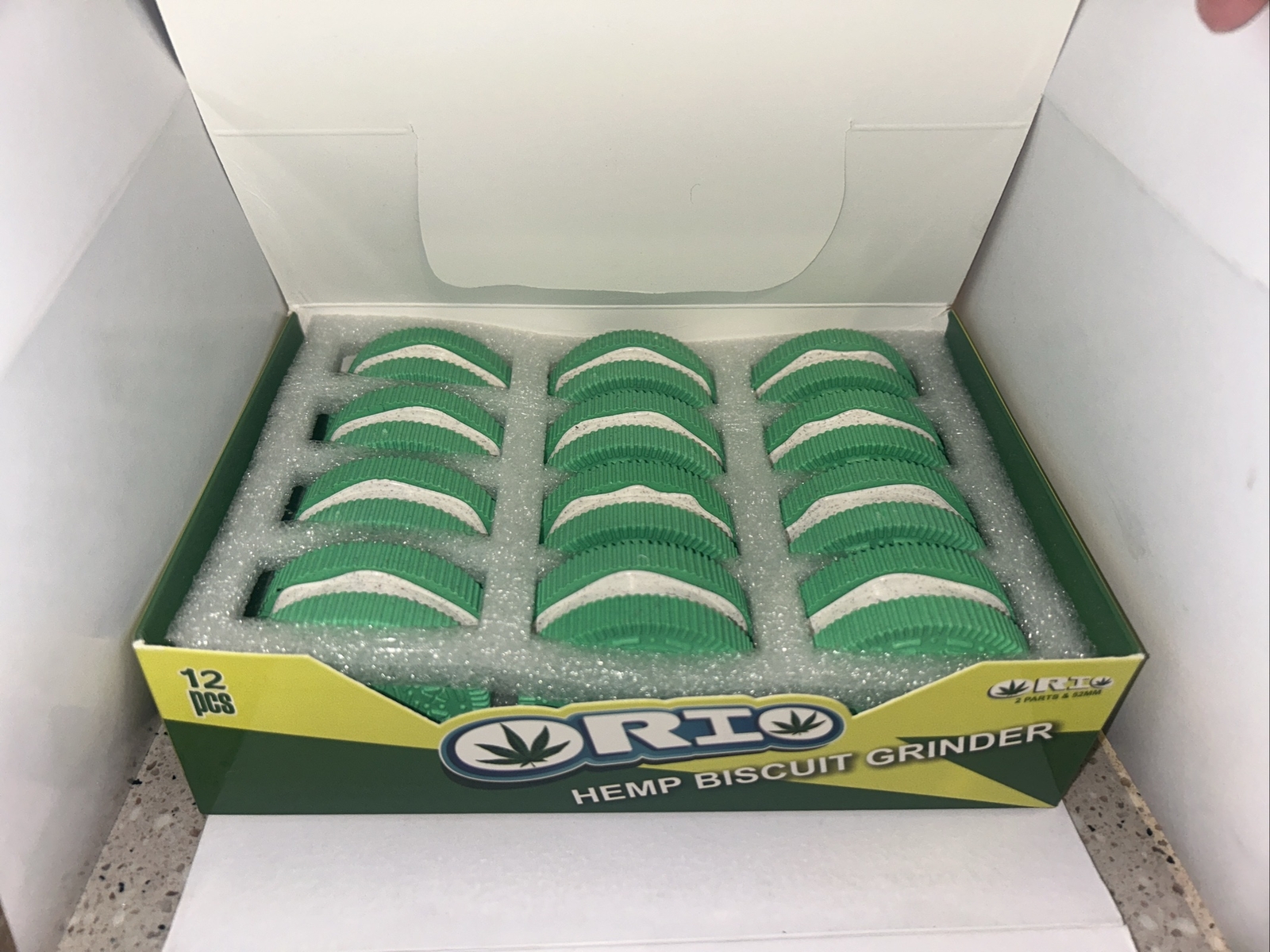 Oreo herb grinder 2.5 inch