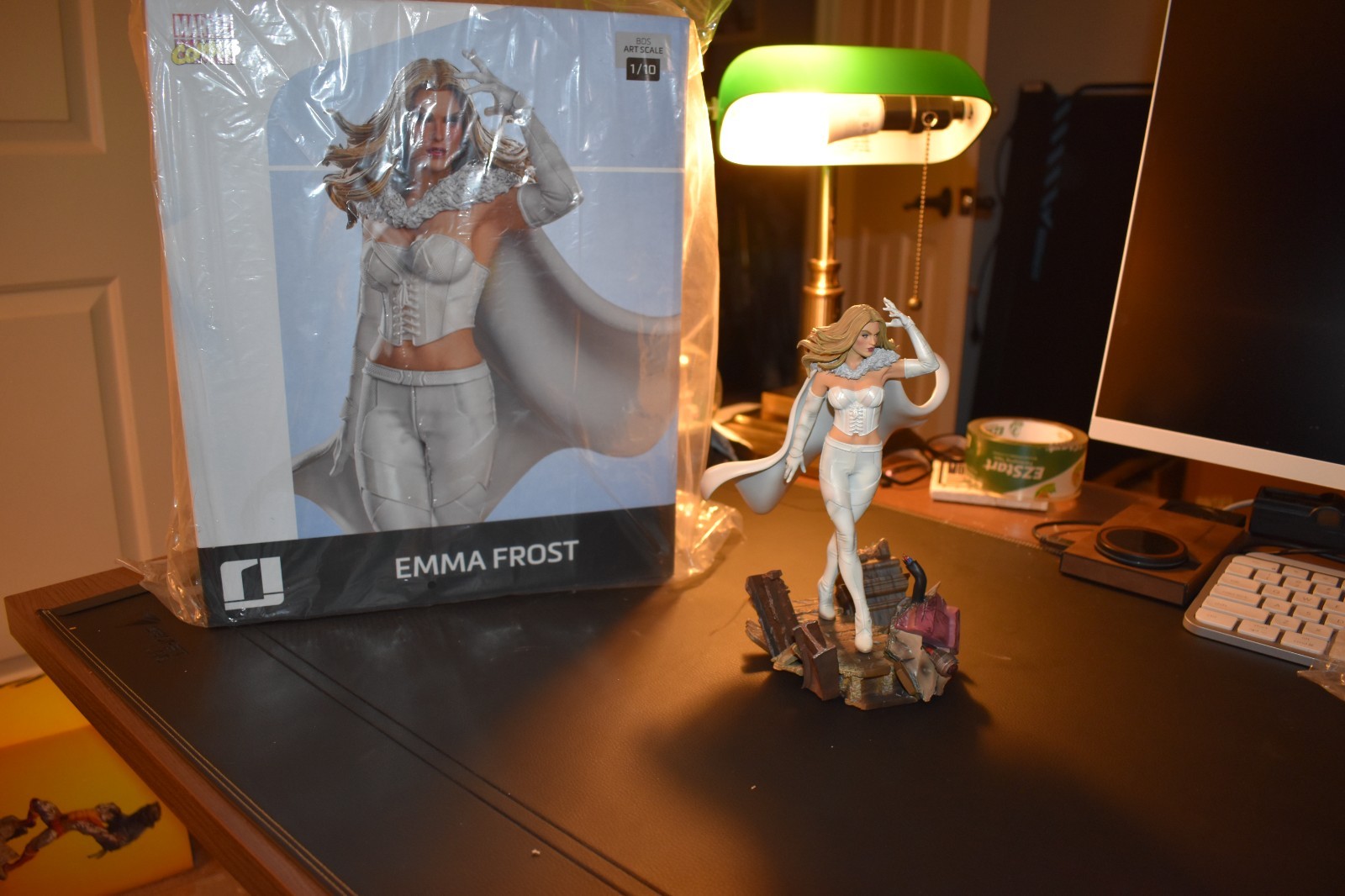 EMMA FROST statue IRON STUDIOS BDS ART SCALE X-MEN  1/10 Scale white queen