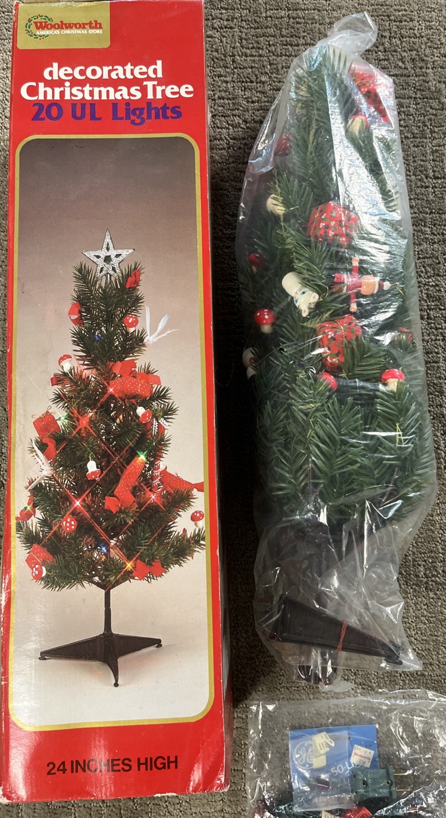 Vtg Woolworth's America's Christmas  Mushroom Cat Decorated Tree 24” Rare