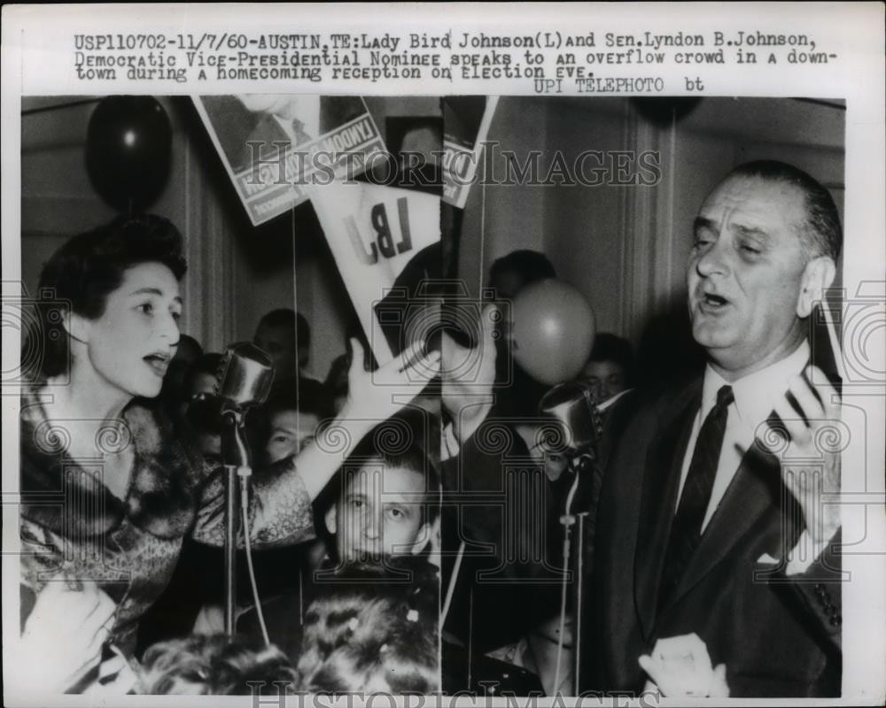 1960 Press Photo Sen Lyndon Johnson Speaks To Overflow Crowd During Homecoming
