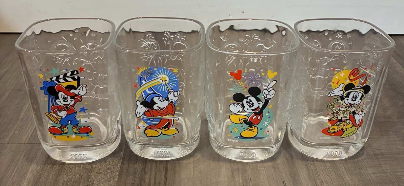 Vintage 2000 McDonald\'s Disney WorldMickey Mouse Glasses Set of 4