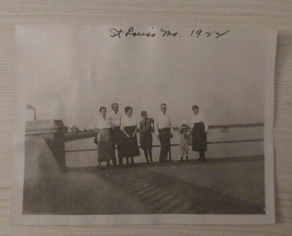 Vintage 1922 St Louis Missouri Photo Antique Family Portrait Snapshot MO History