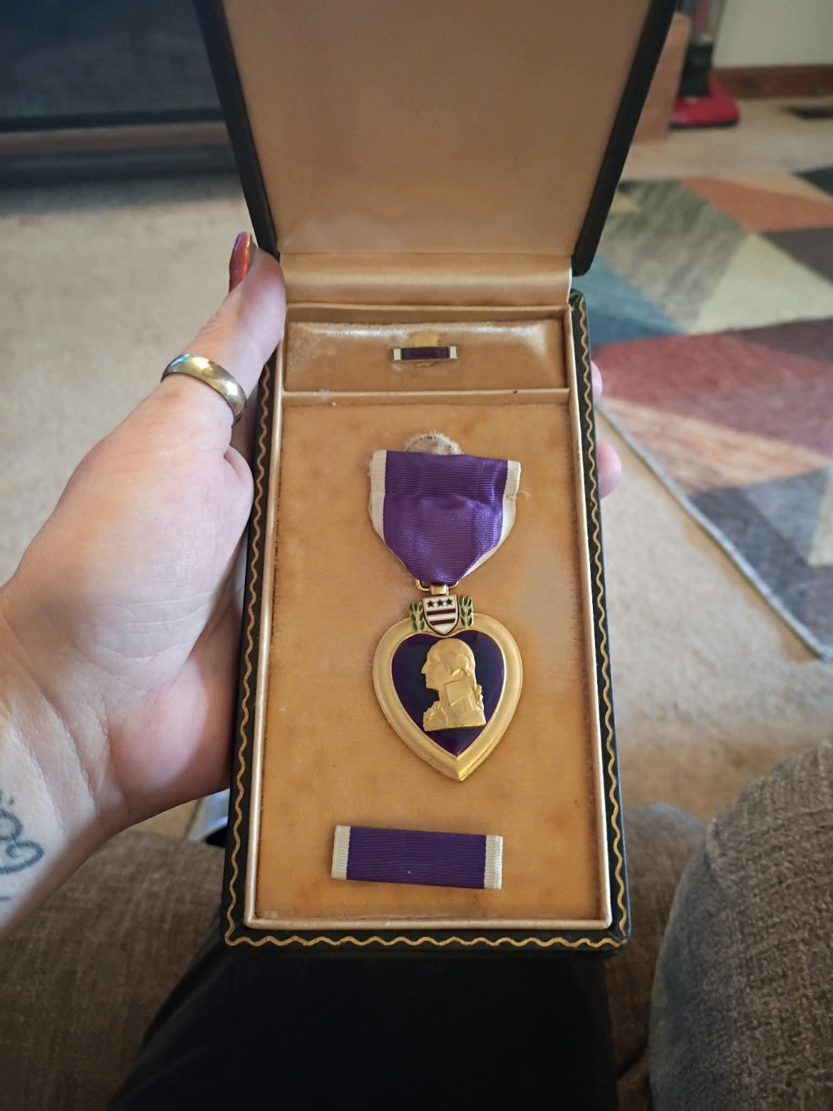 Original WW2 WWII Purple Heart Medal Lapel Pin Badge Ribbon with Coffin Case 