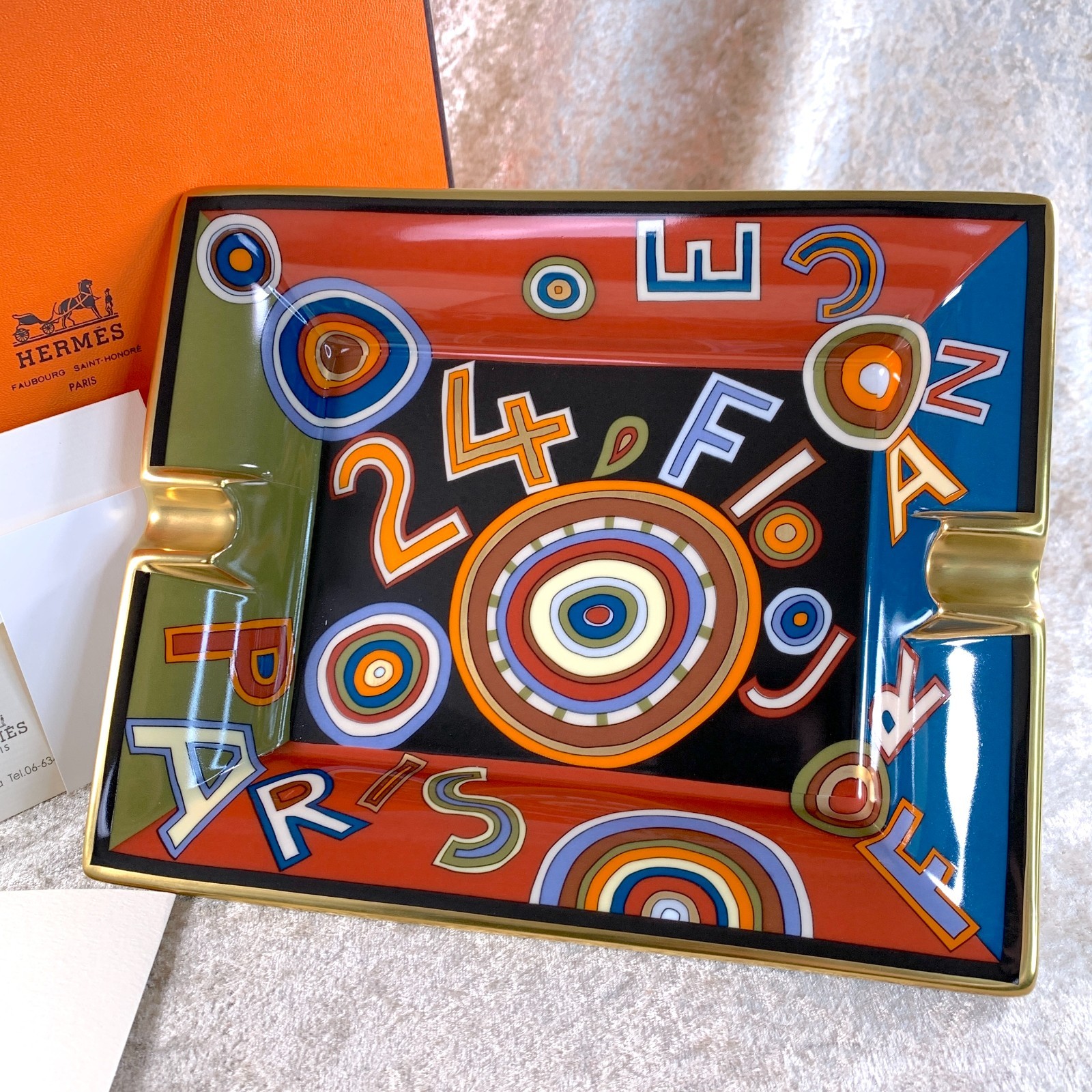 Hermes Paris Cigar Ashtray Change Tray 24 Faubourg Porcelain Gold Rim with Case