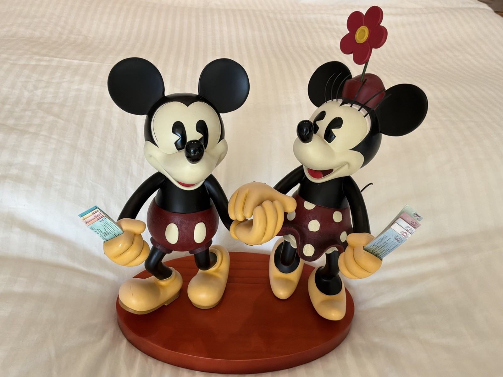 Large Disney Mickey And Minnie Figurine “A Walk In The Park”