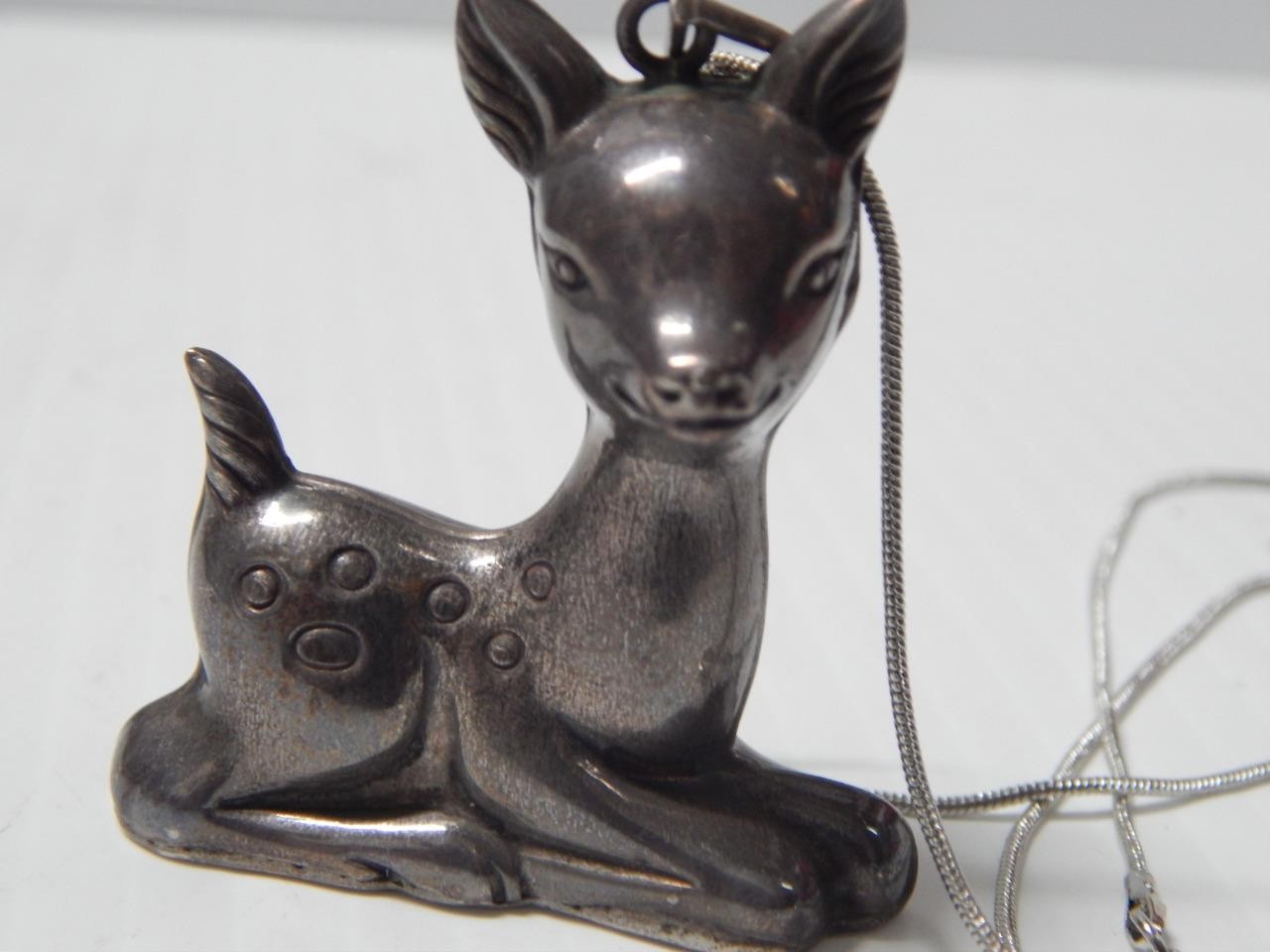 XTRA NICE MEXICAN / SOUTHWESTERN STERLING SILVER DEER / FAWN NECKLACE FREE CHAIN