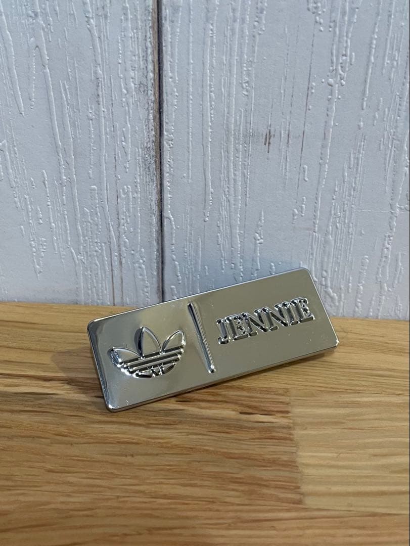 adidas Originals JENNIE Badge