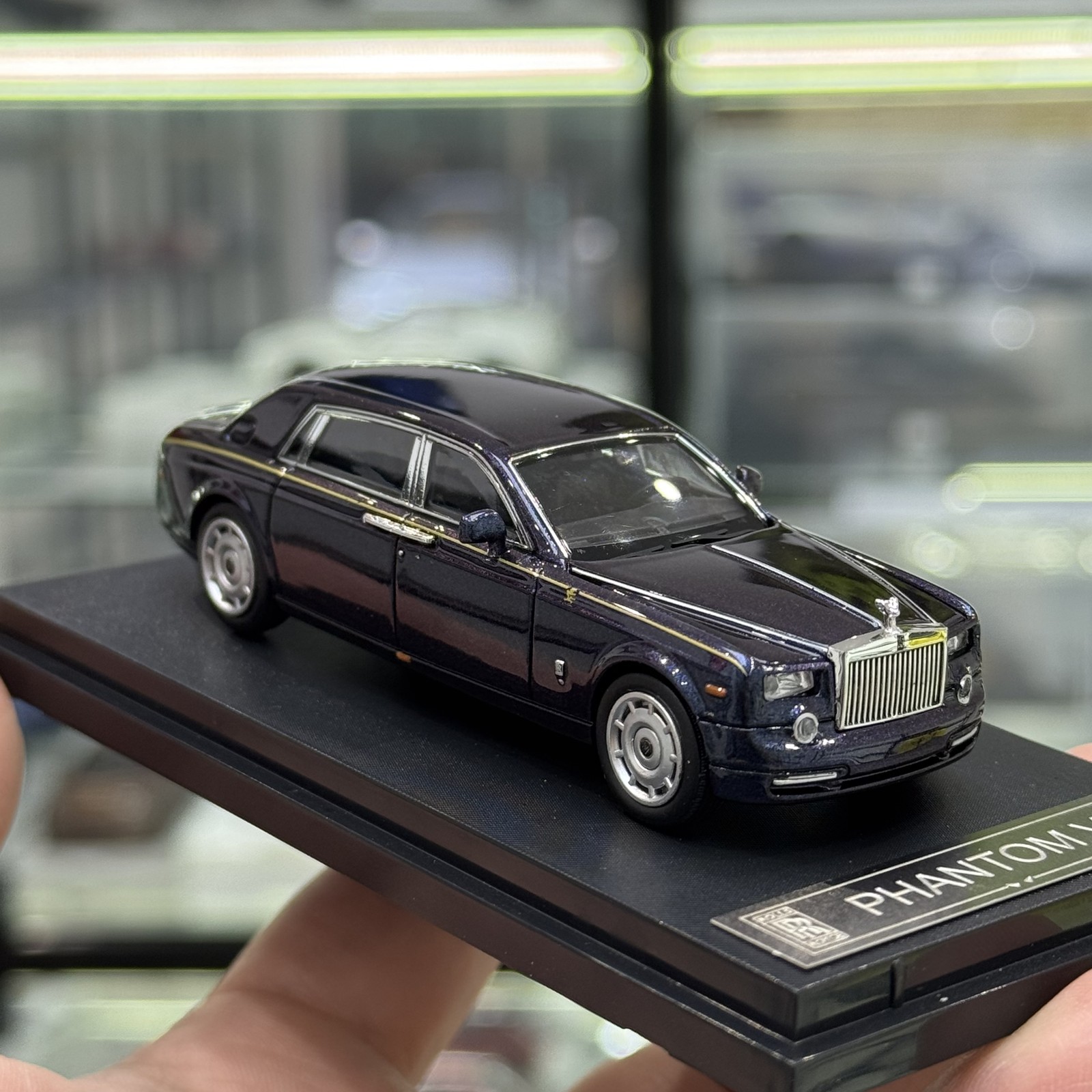 1:64 Phantom VII Diecast Alloy Model Car Display Collectible Gift Premium