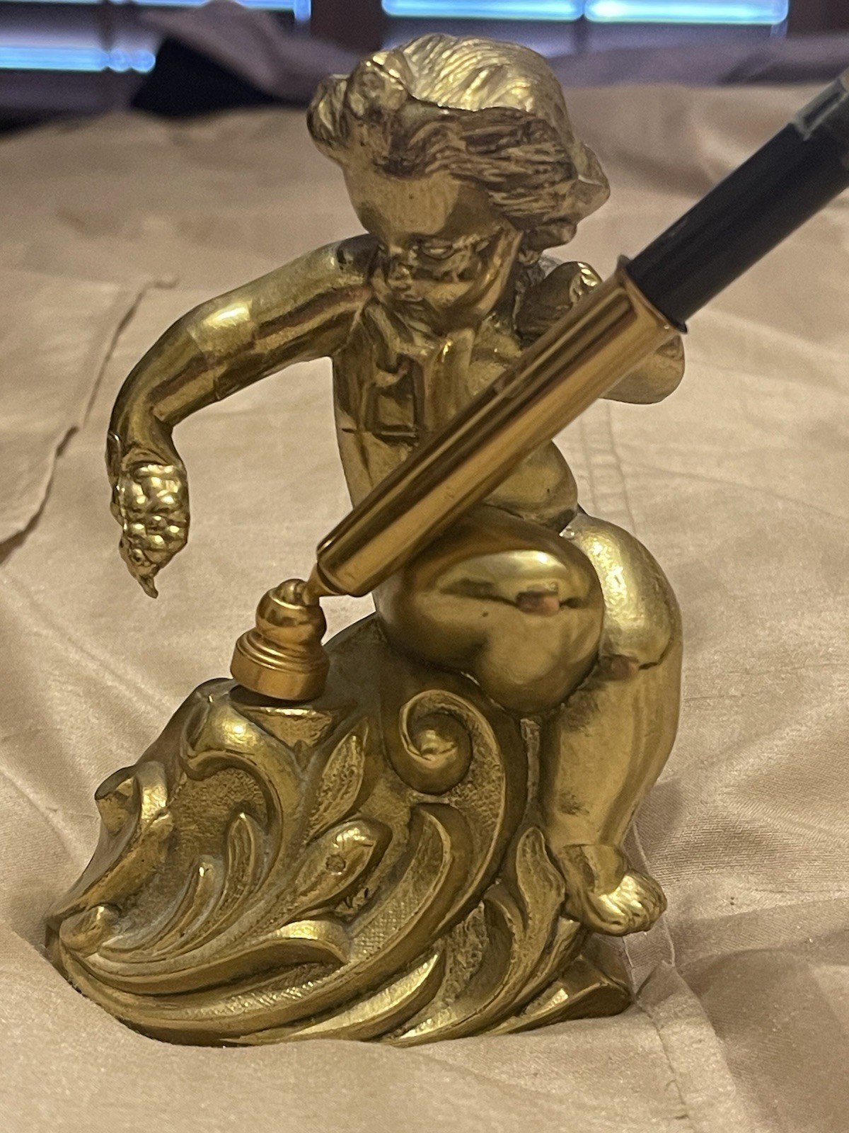Antique Bronze Metal Cherub Figurine Pen Holder Desk Top Stand