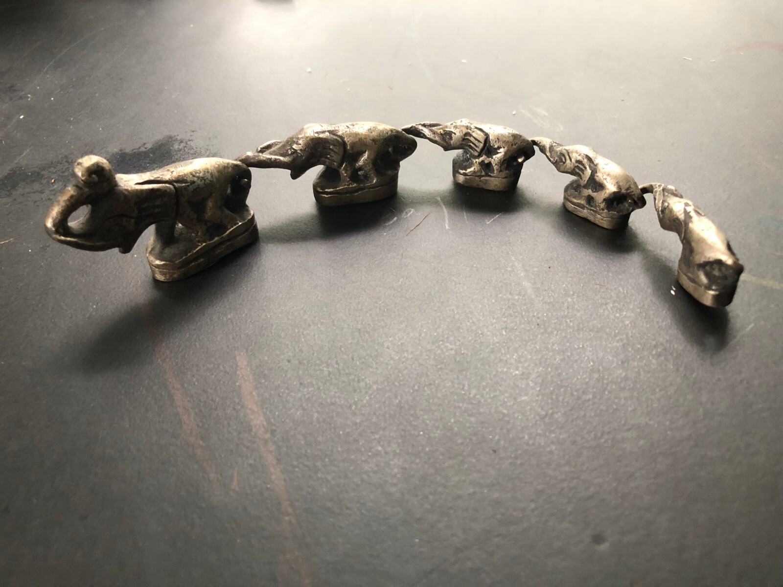 Antique/Old Vintage Metal Roaming 5 Elephant Figurines Statue \