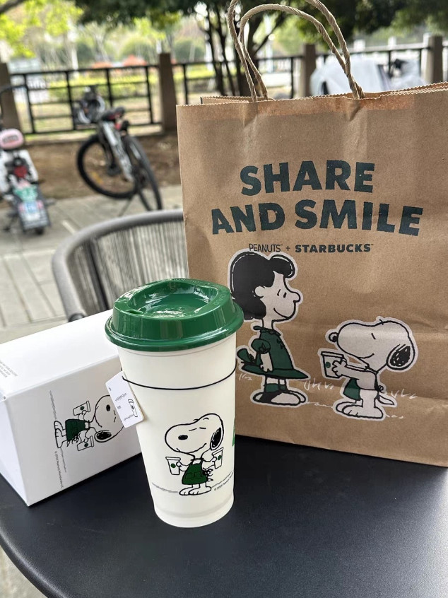 Japan Starbucks x Peanuts Snoopy White Reusable Cup 473ml Limited 2025 New